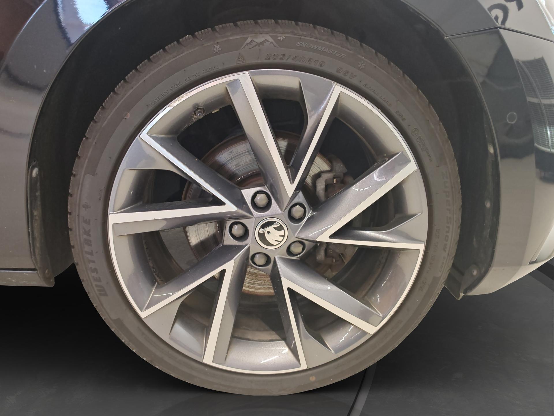 SKODA Superb 1.4 TSI Sport Line PHEV DSG-image-17