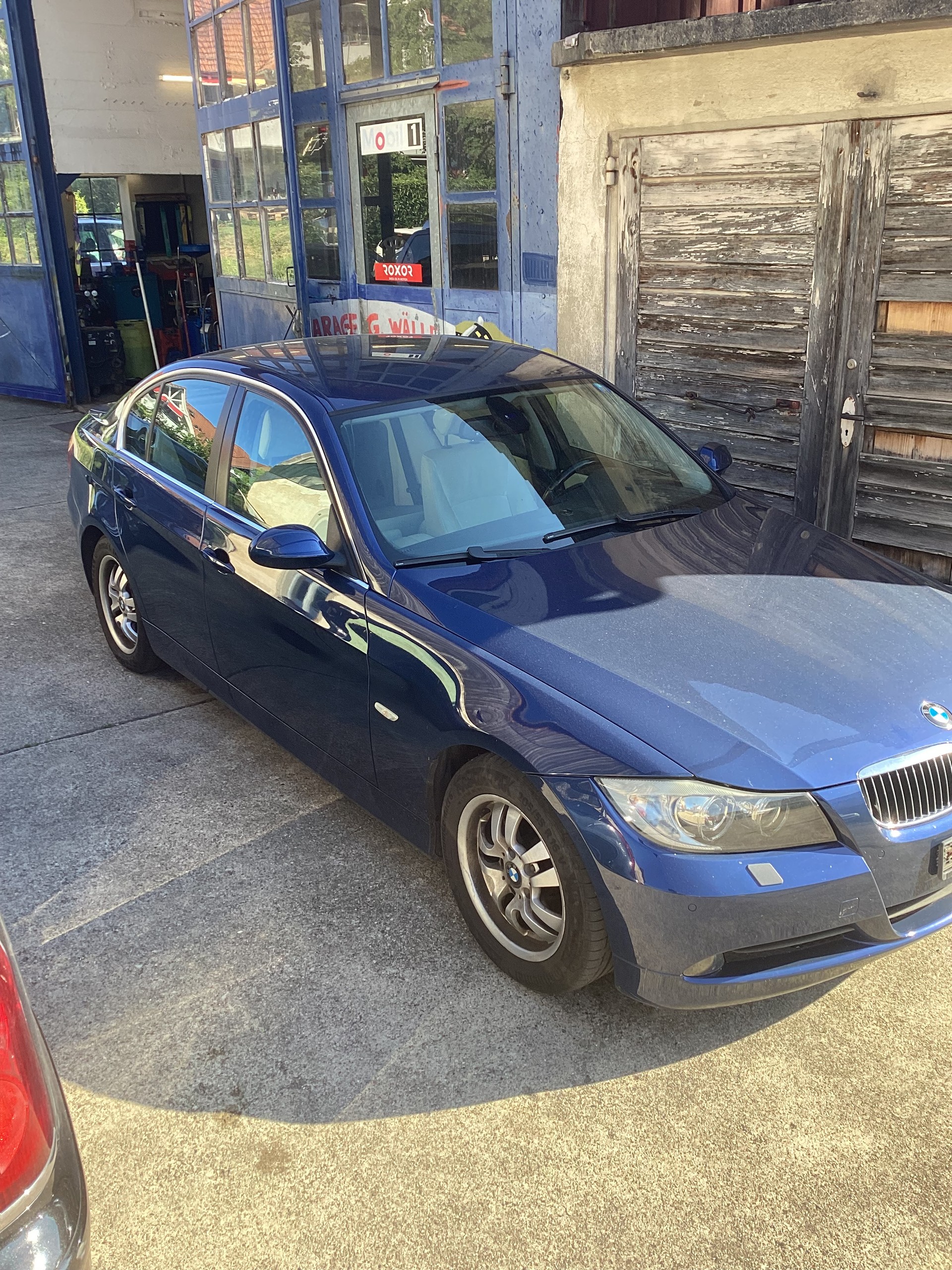 BMW 325xi-image-0