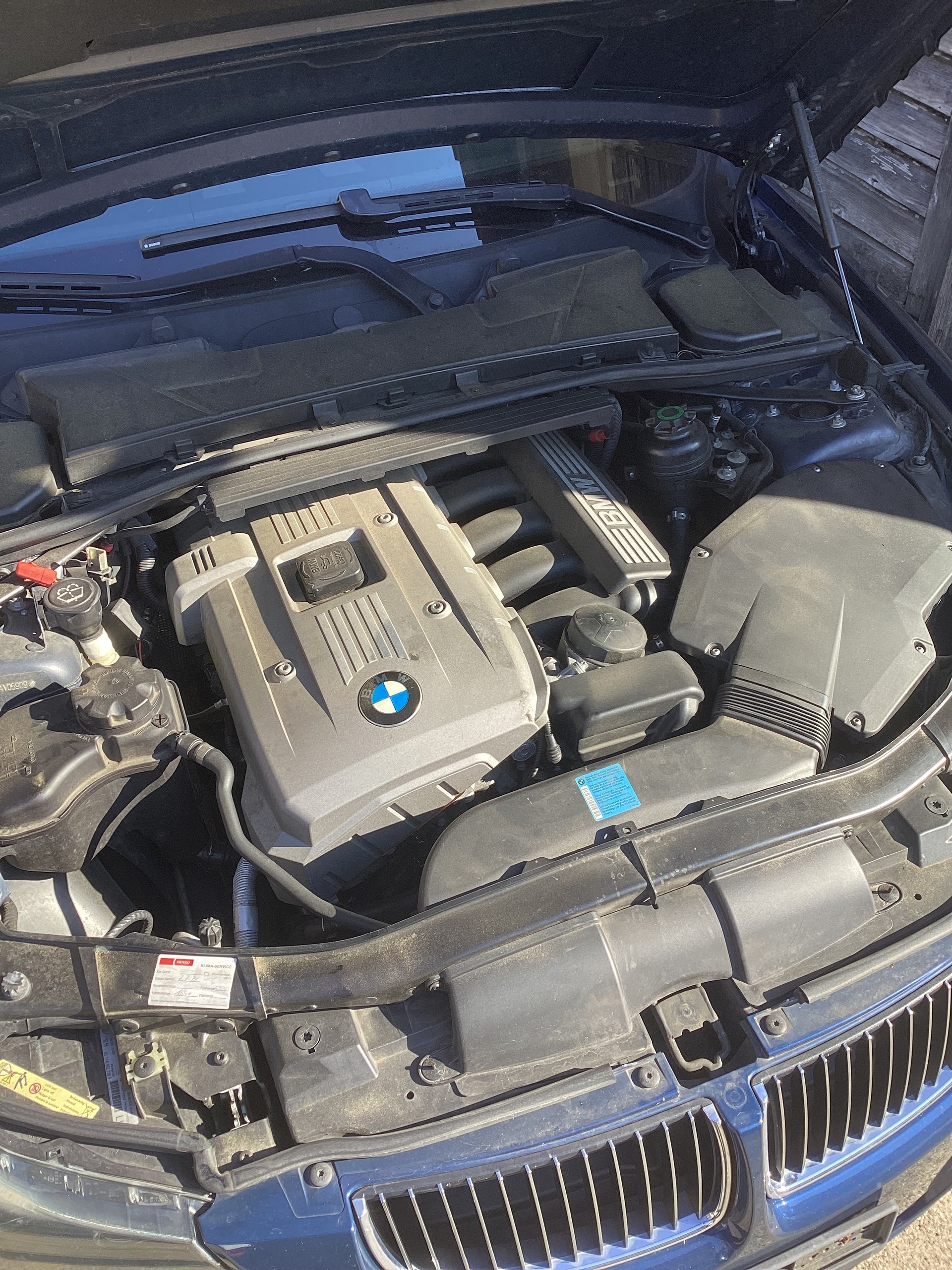 BMW 325xi-image-3