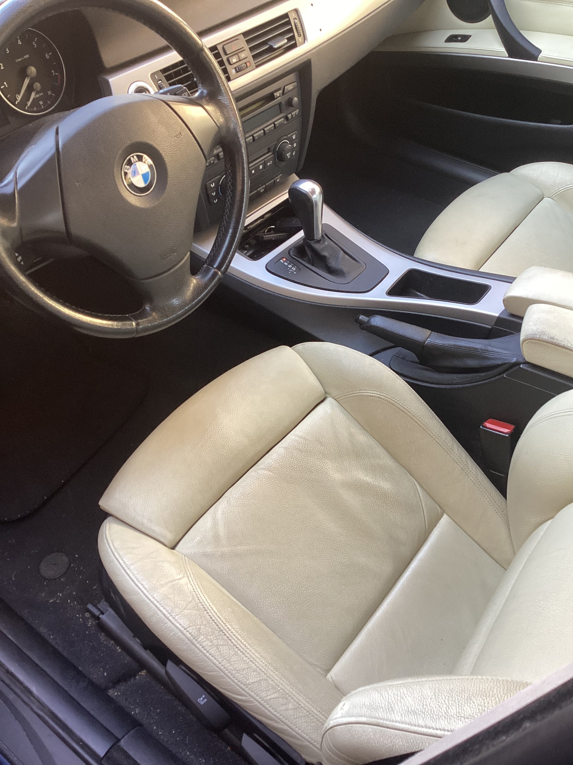 BMW 325xi-image-4