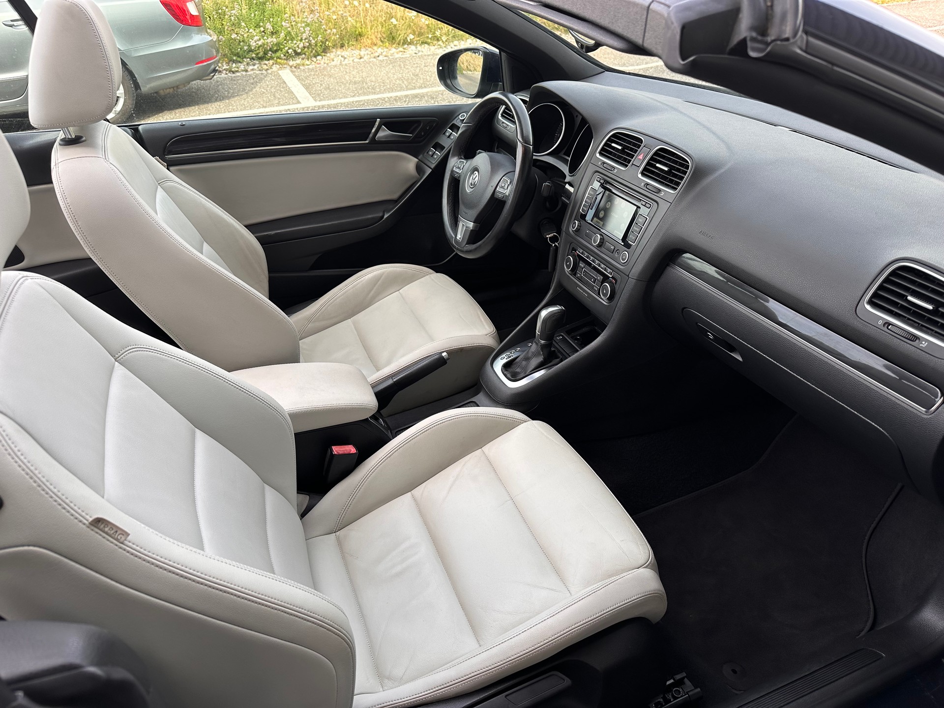 VW Golf Cabrio 1.4 TSI DSG-image-10