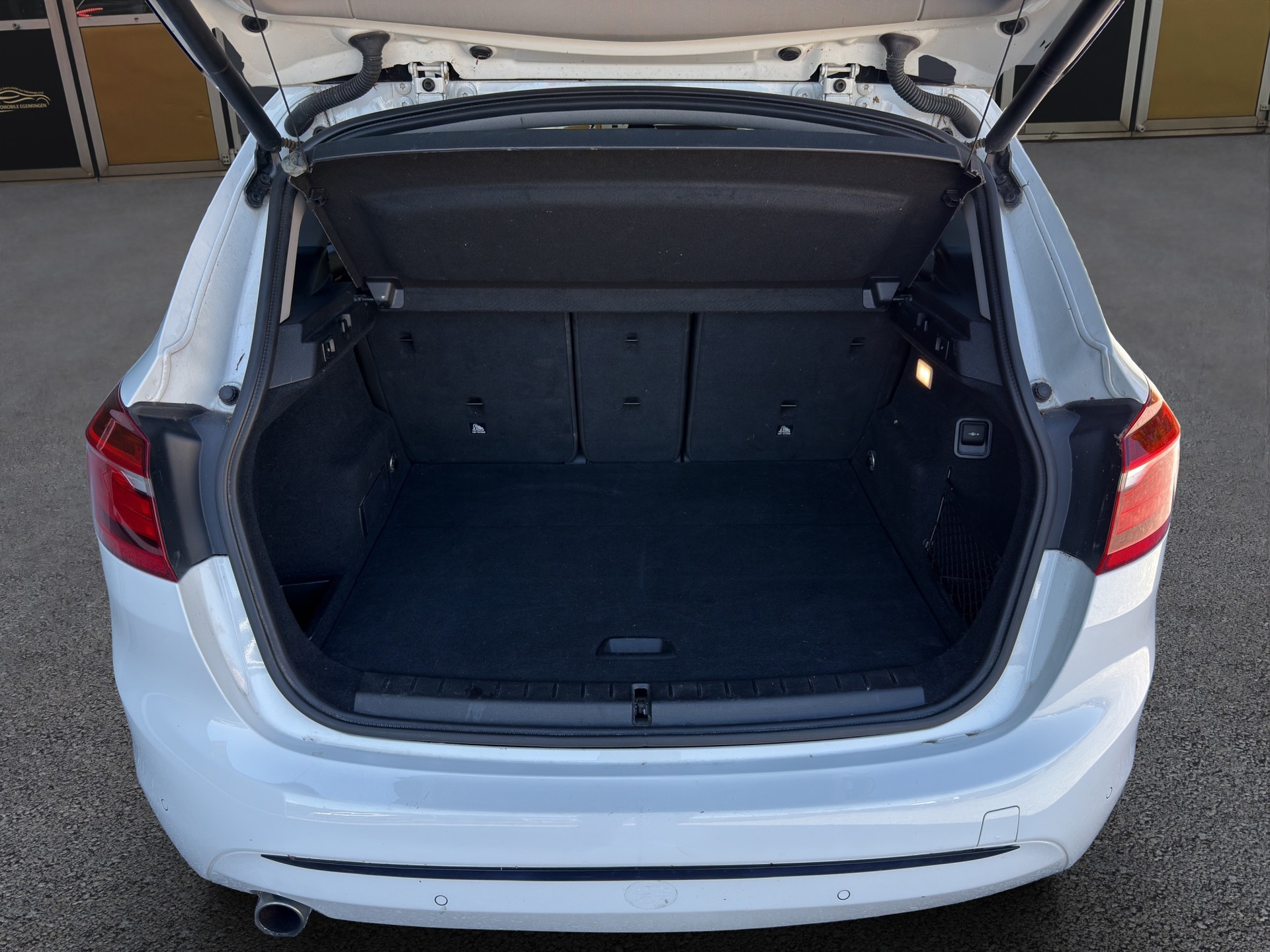 BMW 218d Active Tourer Sport Line Steptronic-image-13