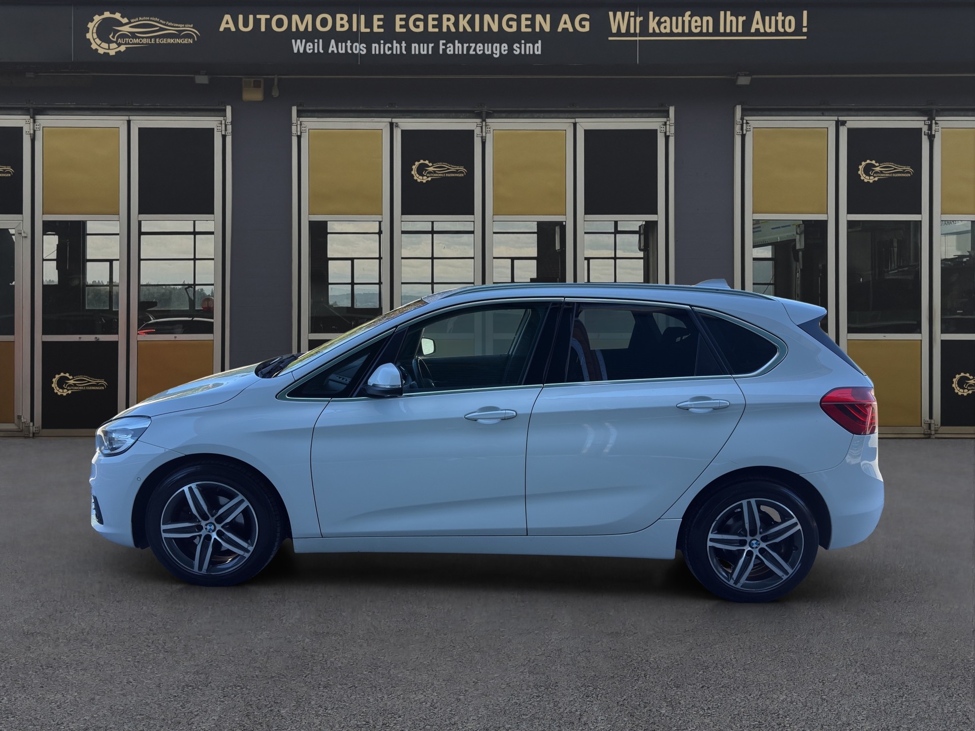 BMW 218d Active Tourer Sport Line Steptronic-image-7