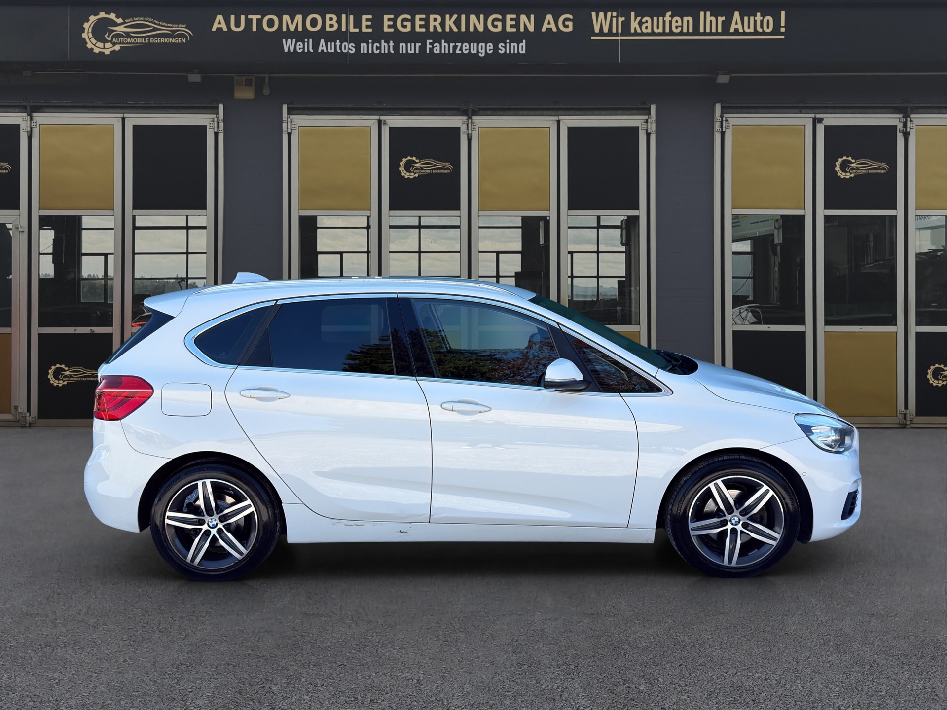 BMW 218d Active Tourer Sport Line Steptronic-image-3