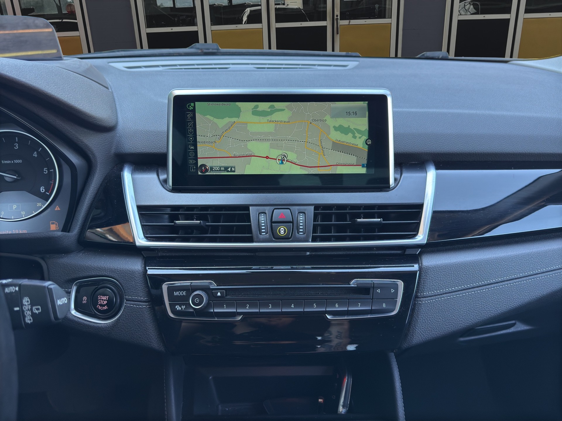 BMW 218d Active Tourer Sport Line Steptronic-image-14