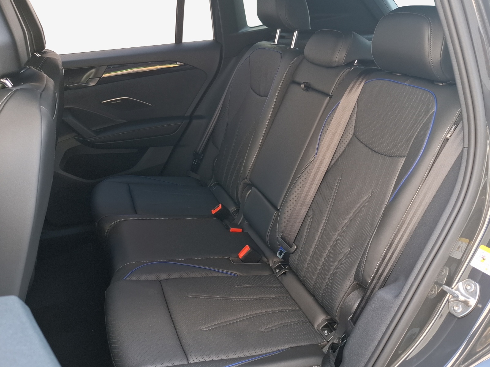 VW Tiguan 2.0 TDI SCR R-Line United 4Motion DSG-image-11