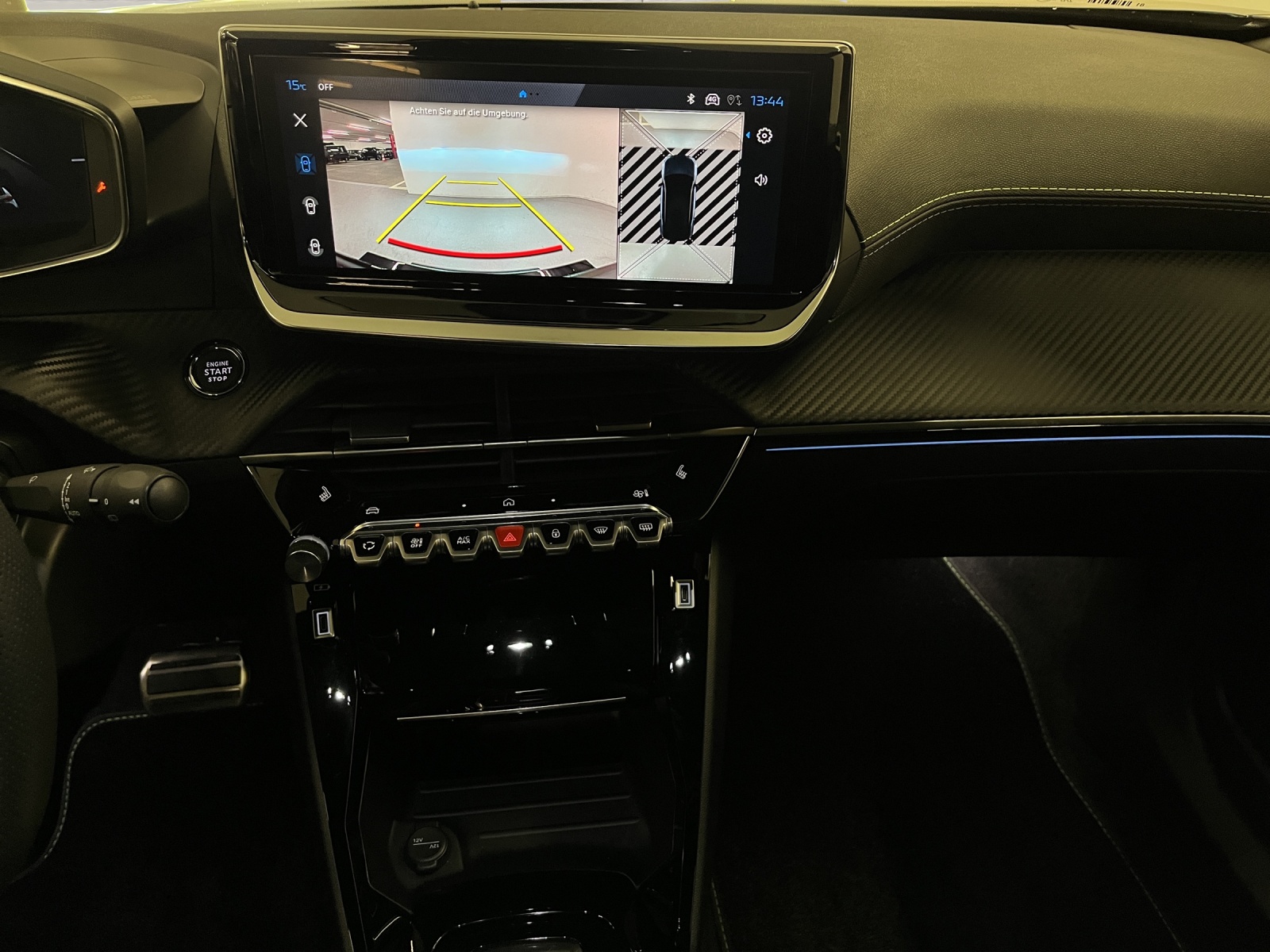 PEUGEOT 2008 1.2 Hybrid 145 GT-image-8