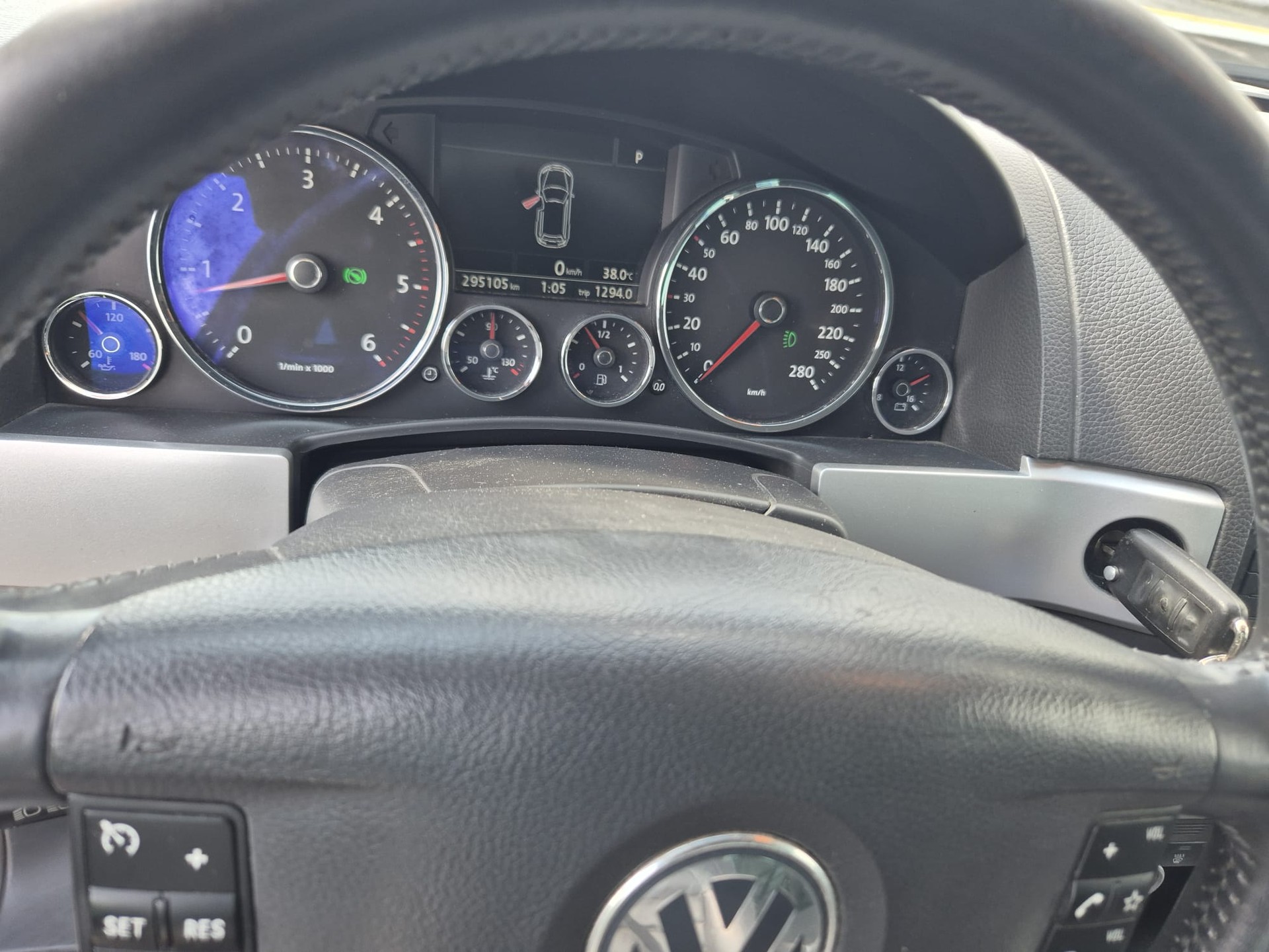 VW Touareg 3.0 TDI Mountain-image-10