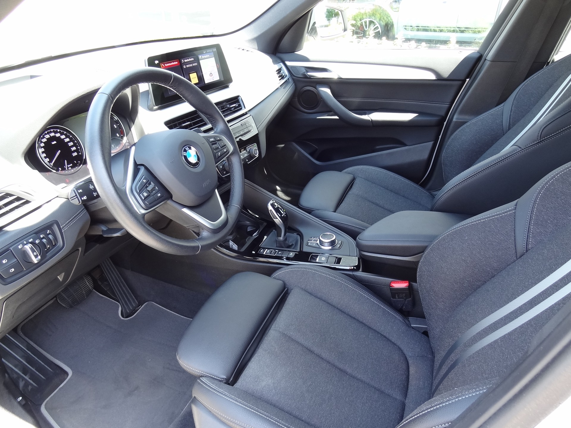BMW X1 xDrive 20d Sport Line Steptronic-image-4