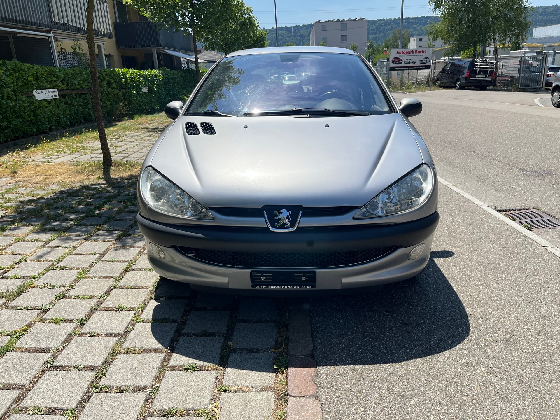 PEUGEOT 206-image-1