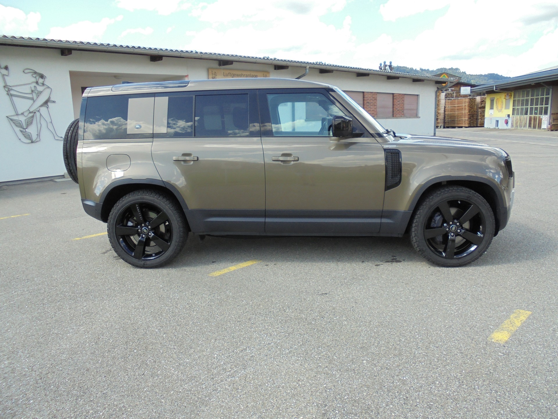 LAND ROVER Defender 110 P400 I6 HSE 3.0 AT8-showroom-element-3