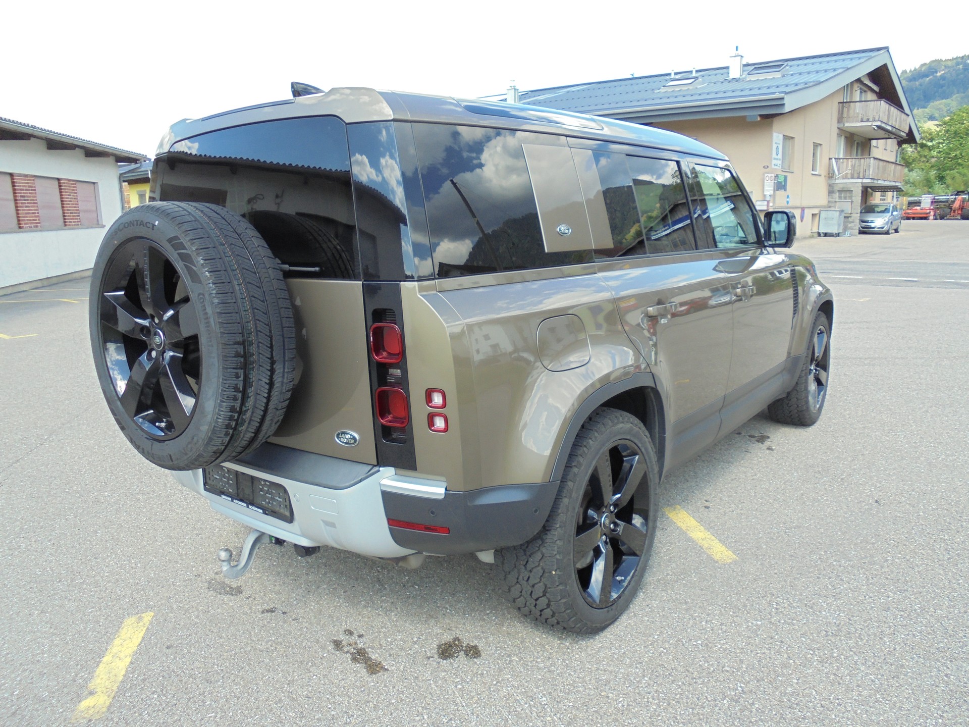 LAND ROVER Defender 110 P400 I6 HSE 3.0 AT8-image-4