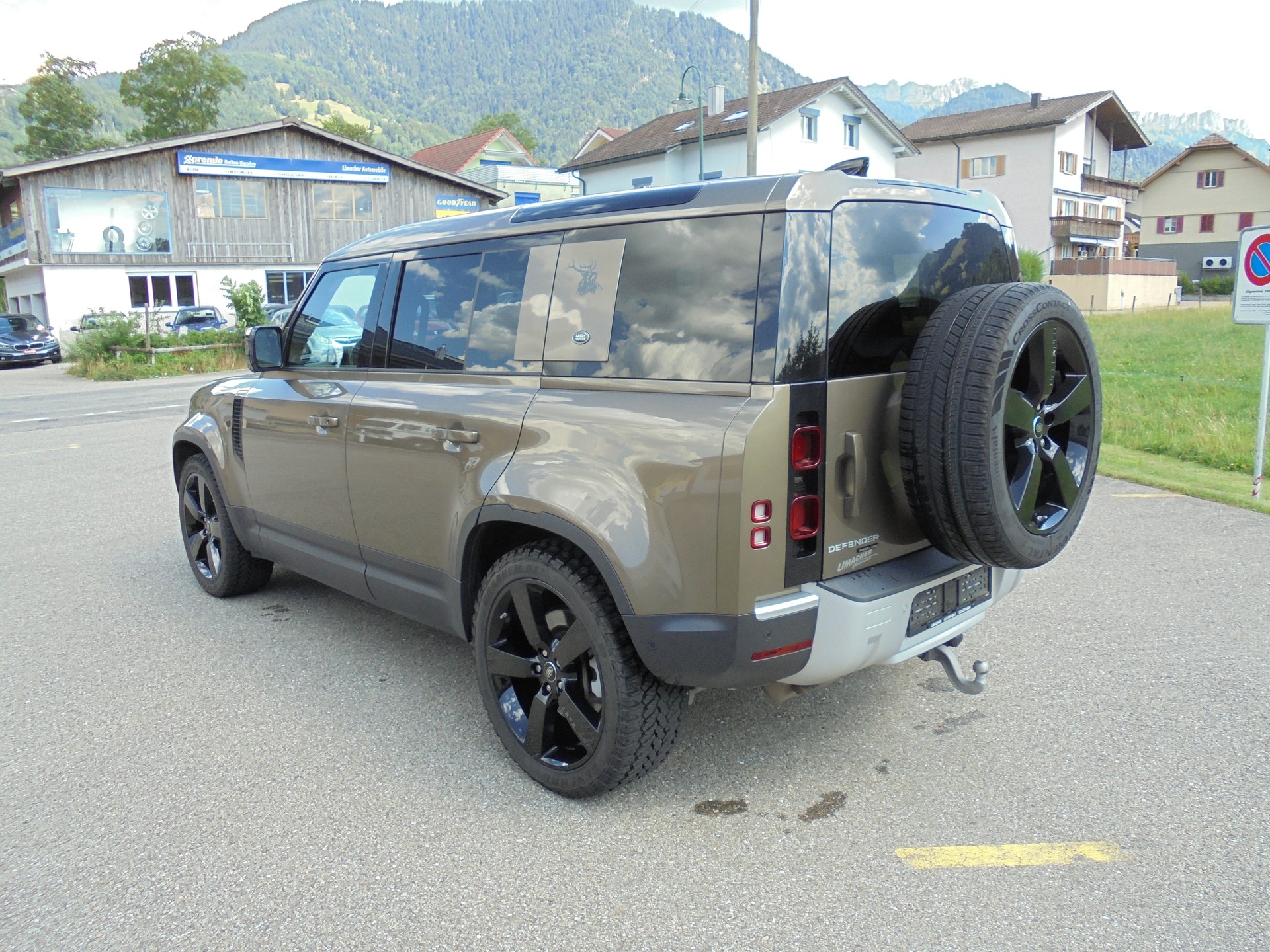 LAND ROVER Defender 110 P400 I6 HSE 3.0 AT8-image-5