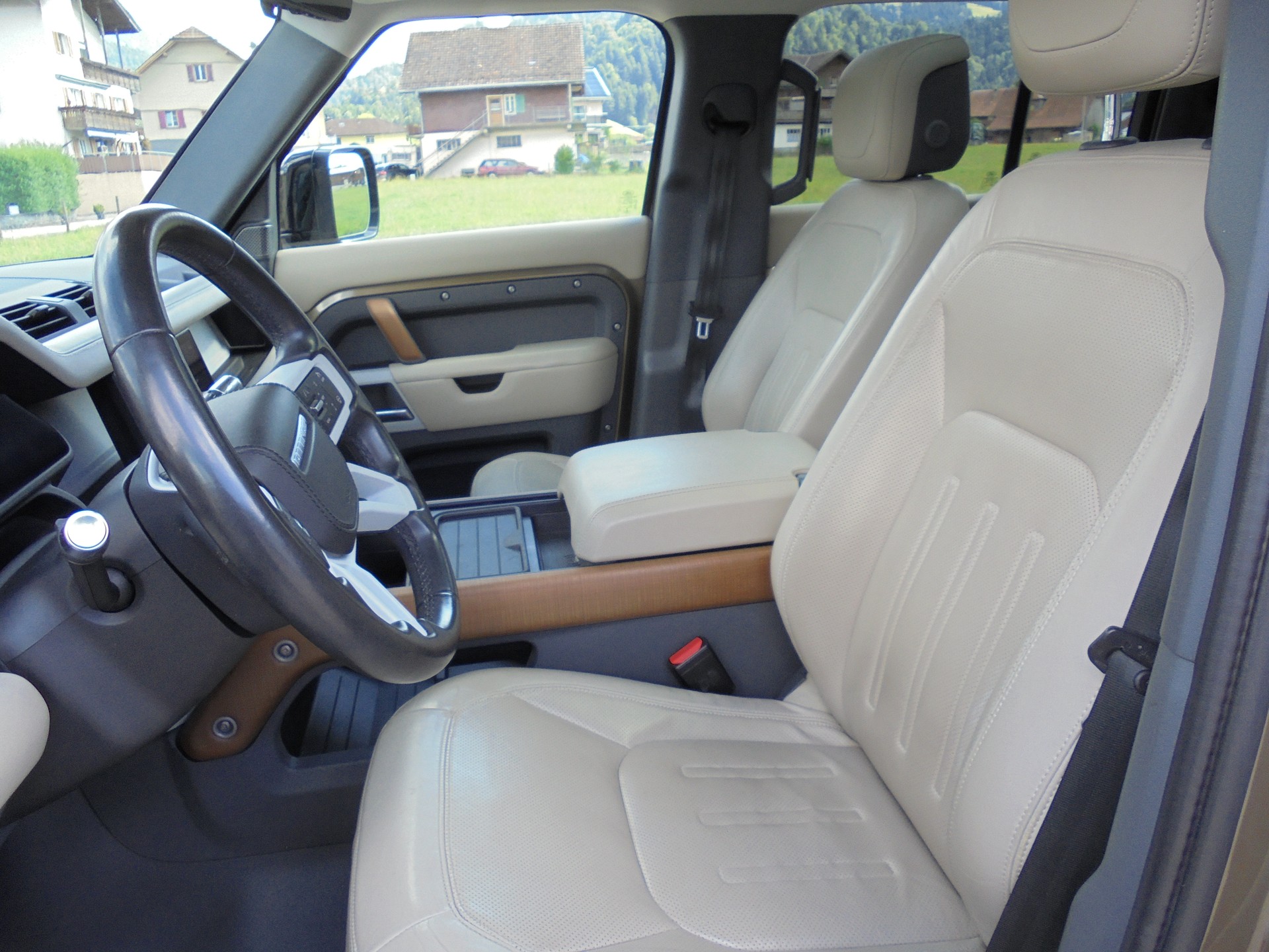 LAND ROVER Defender 110 P400 I6 HSE 3.0 AT8-image-7