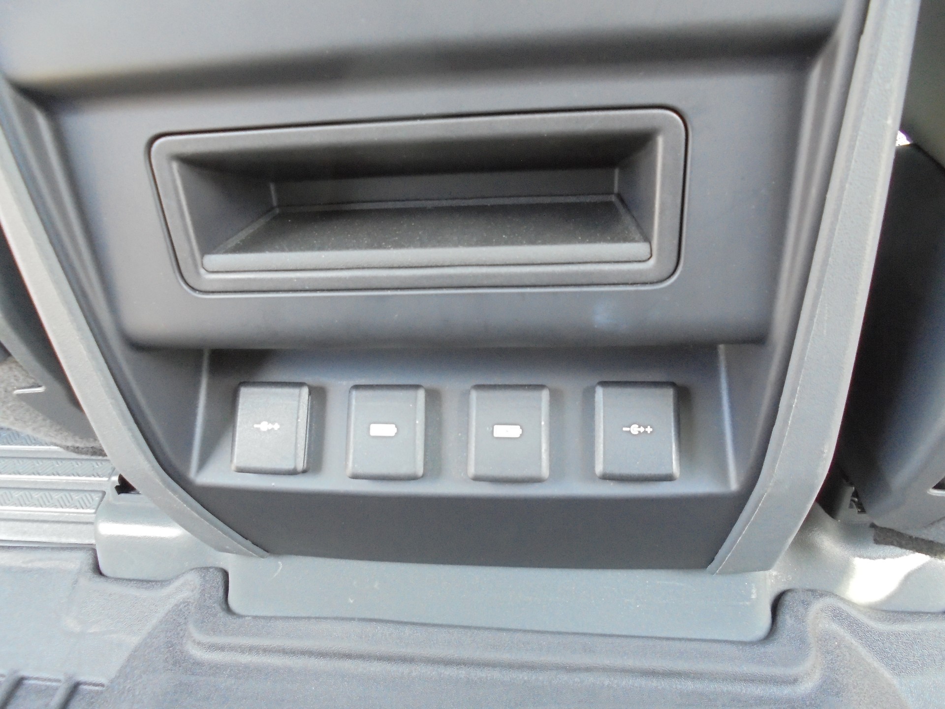 LAND ROVER Defender 110 P400 I6 HSE 3.0 AT8-image-11