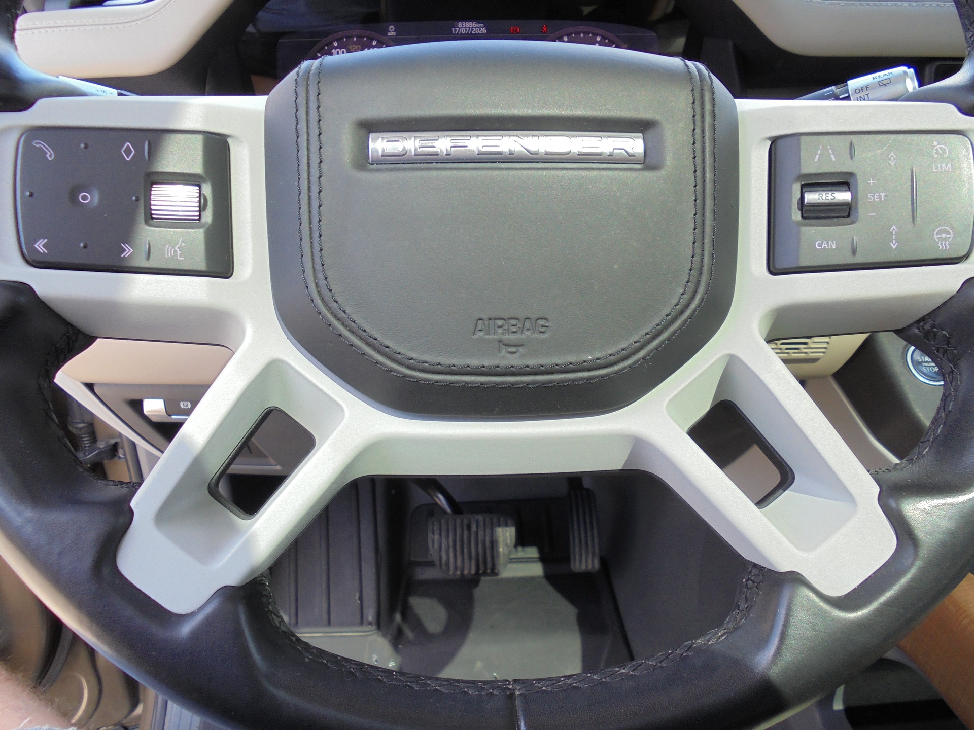 LAND ROVER Defender 110 P400 I6 HSE 3.0 AT8-image-14