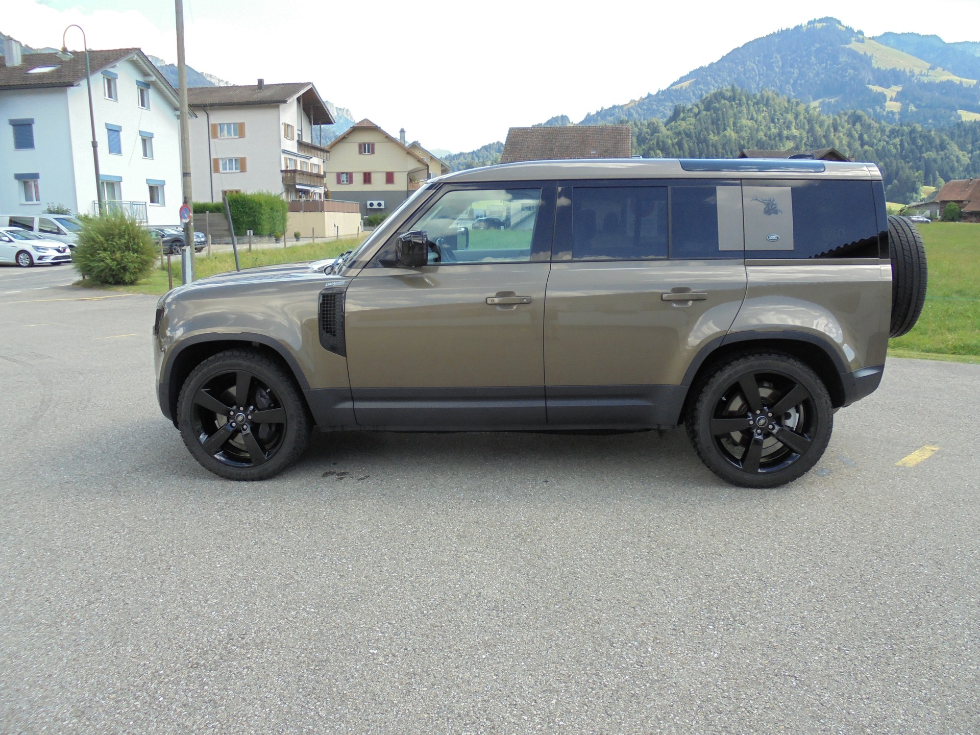 LAND ROVER Defender 110 P400 I6 HSE 3.0 AT8-image-6