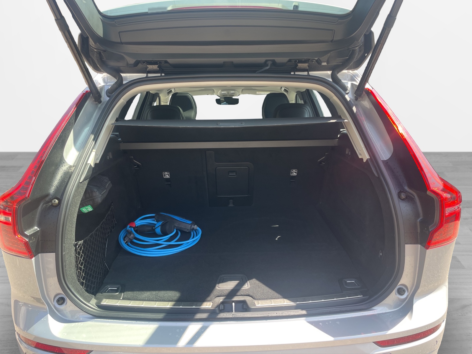 VOLVO XC60 2.0 T6 TE Inscription eAWD-image-14