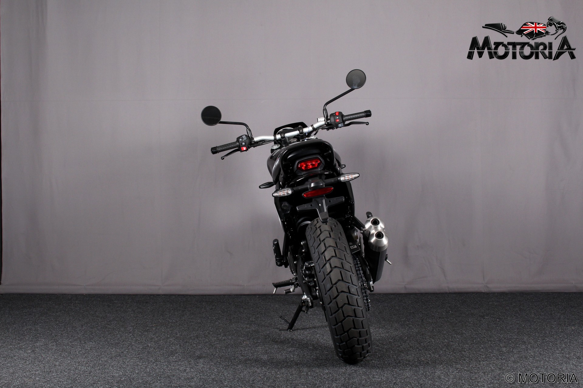 TRIUMPH Tracker 400-showroom-element-3