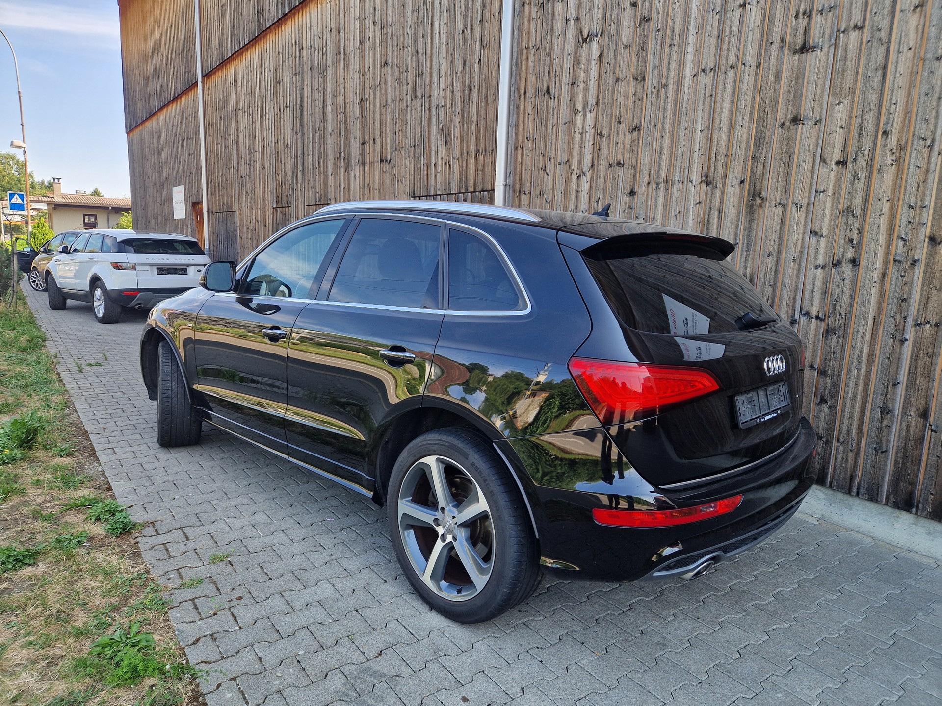 AUDI Q5 3.0 TDI clean quattro S-tronic-image-3