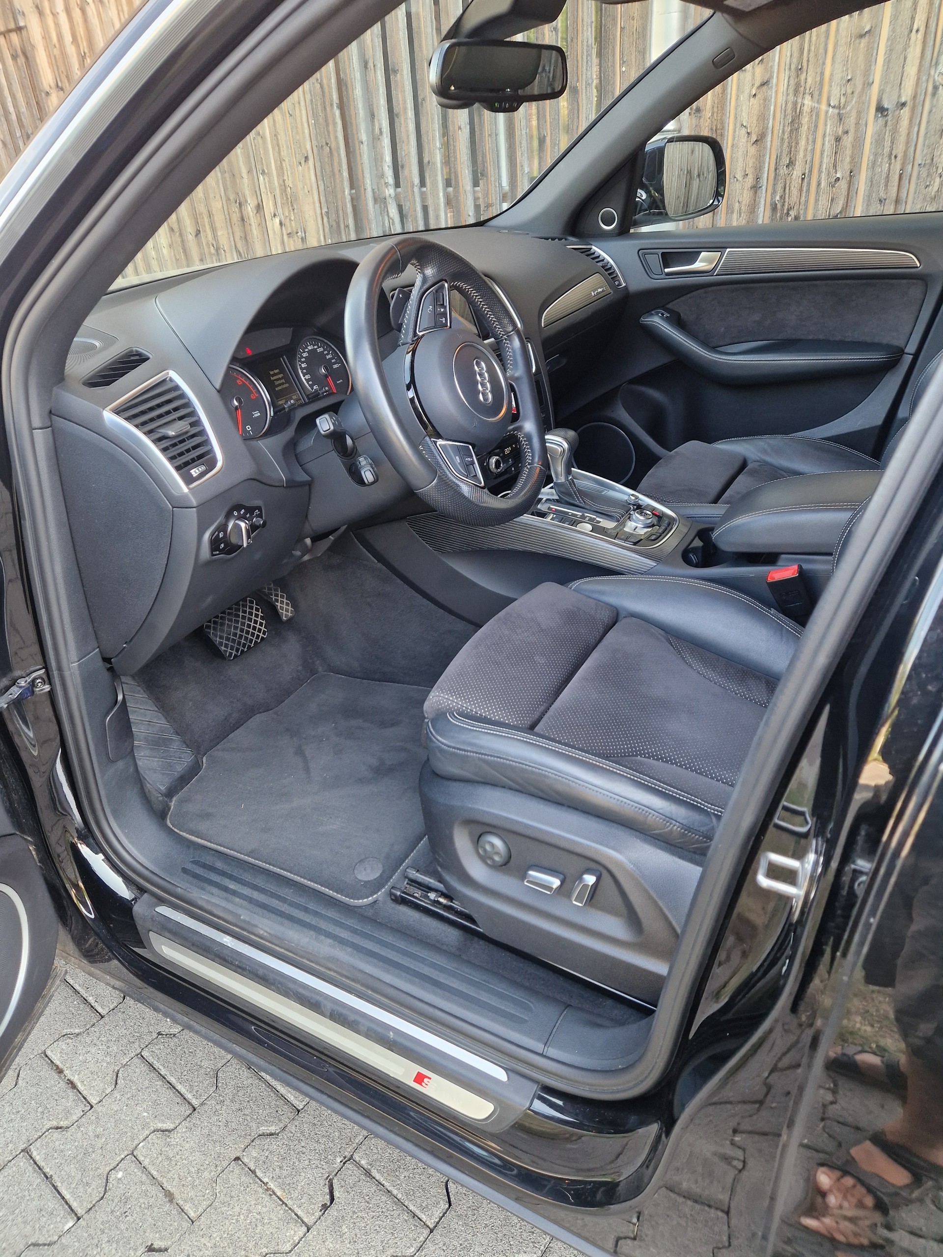 AUDI Q5 3.0 TDI clean quattro S-tronic-image-8