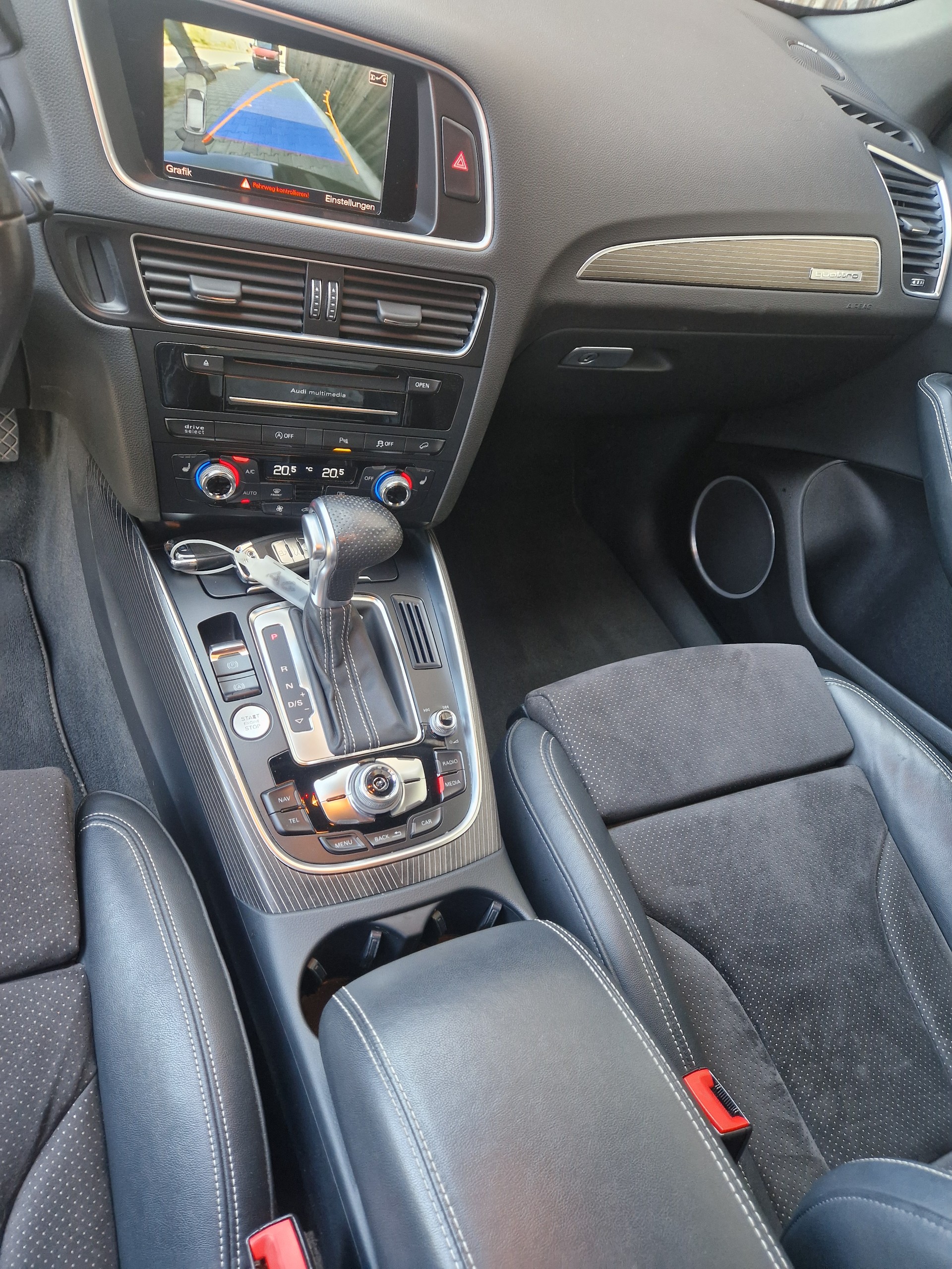 AUDI Q5 3.0 TDI clean quattro S-tronic-image-6