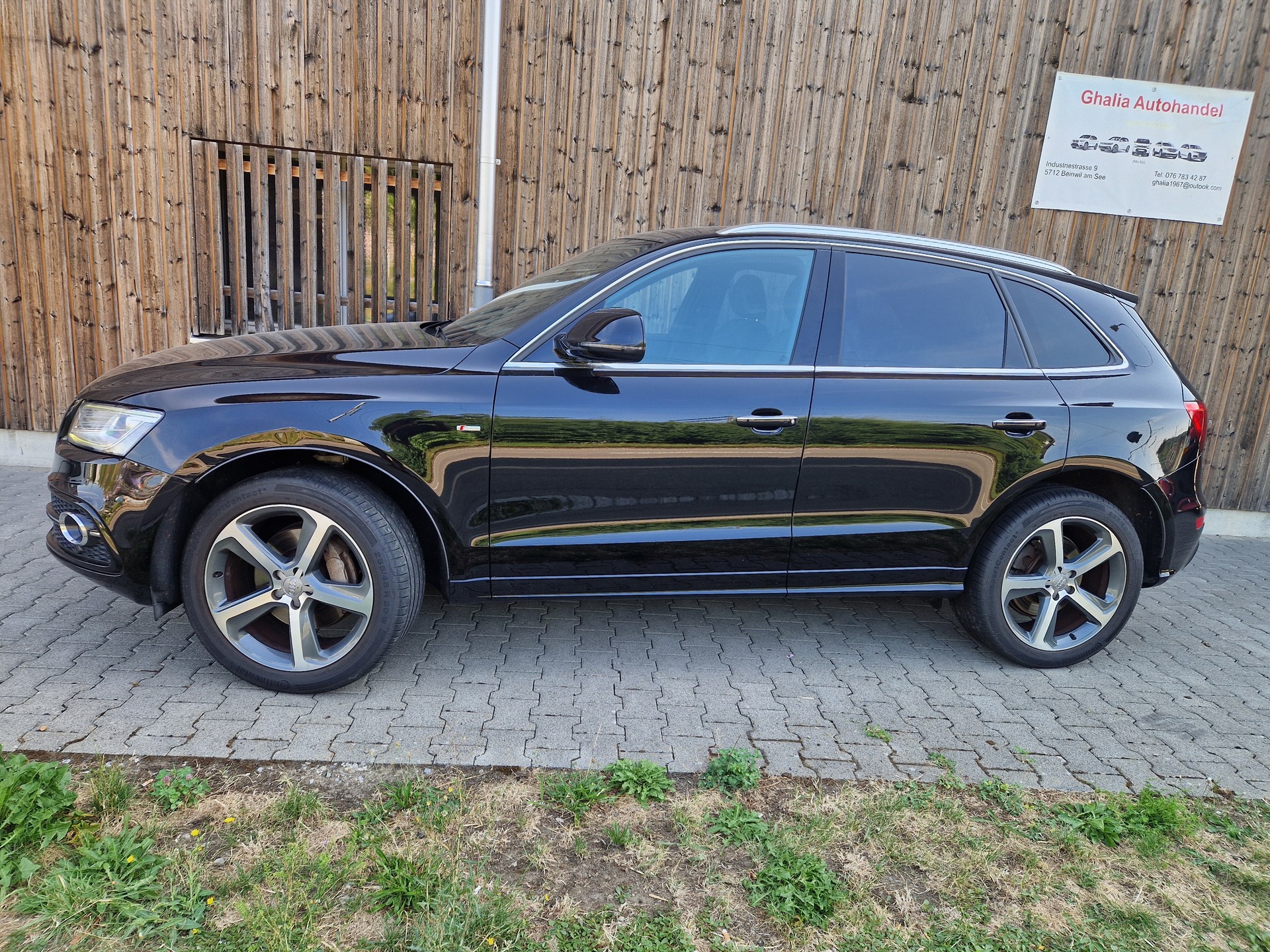 AUDI Q5 3.0 TDI clean quattro S-tronic-image-2