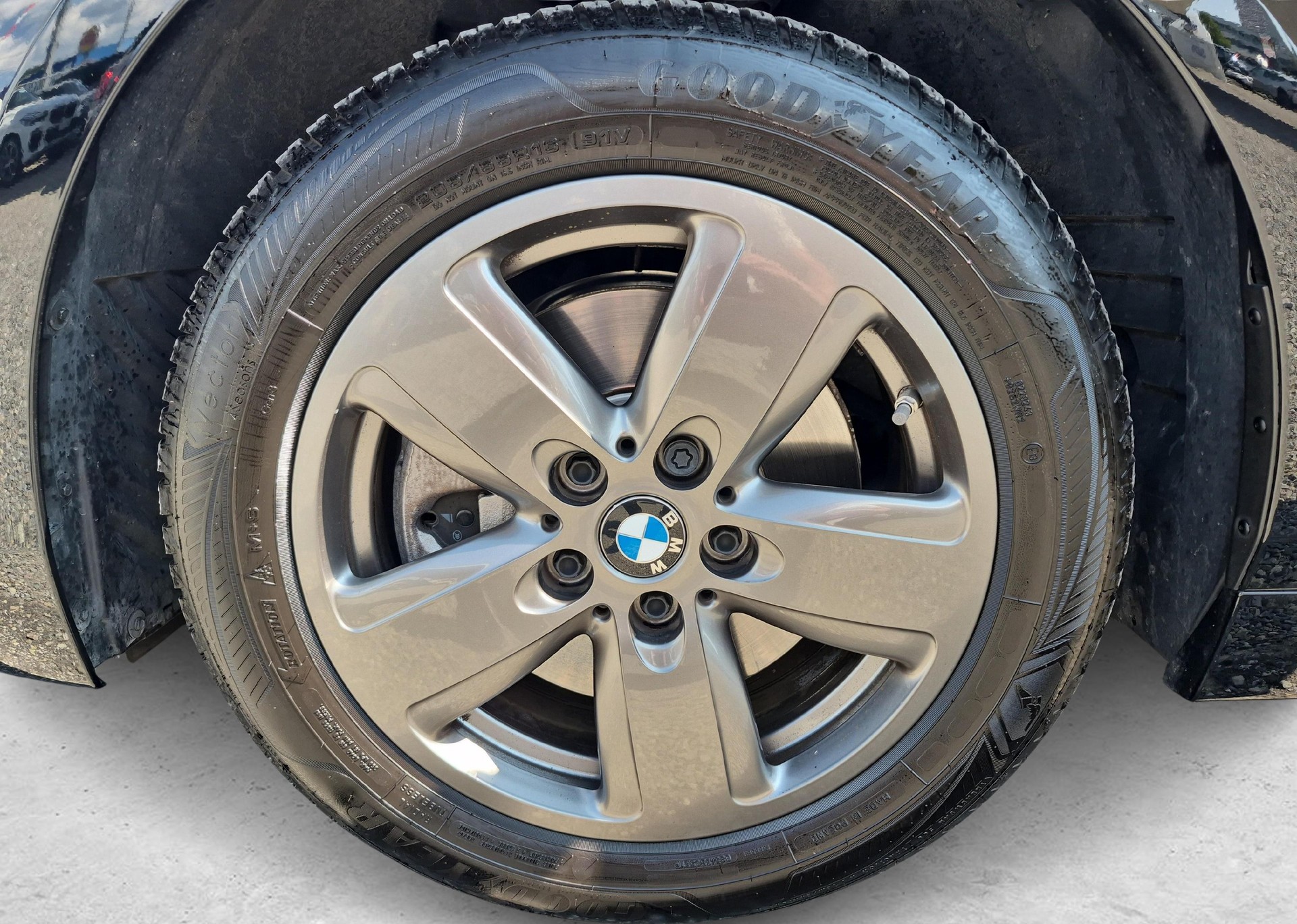 BMW 118i-image-18