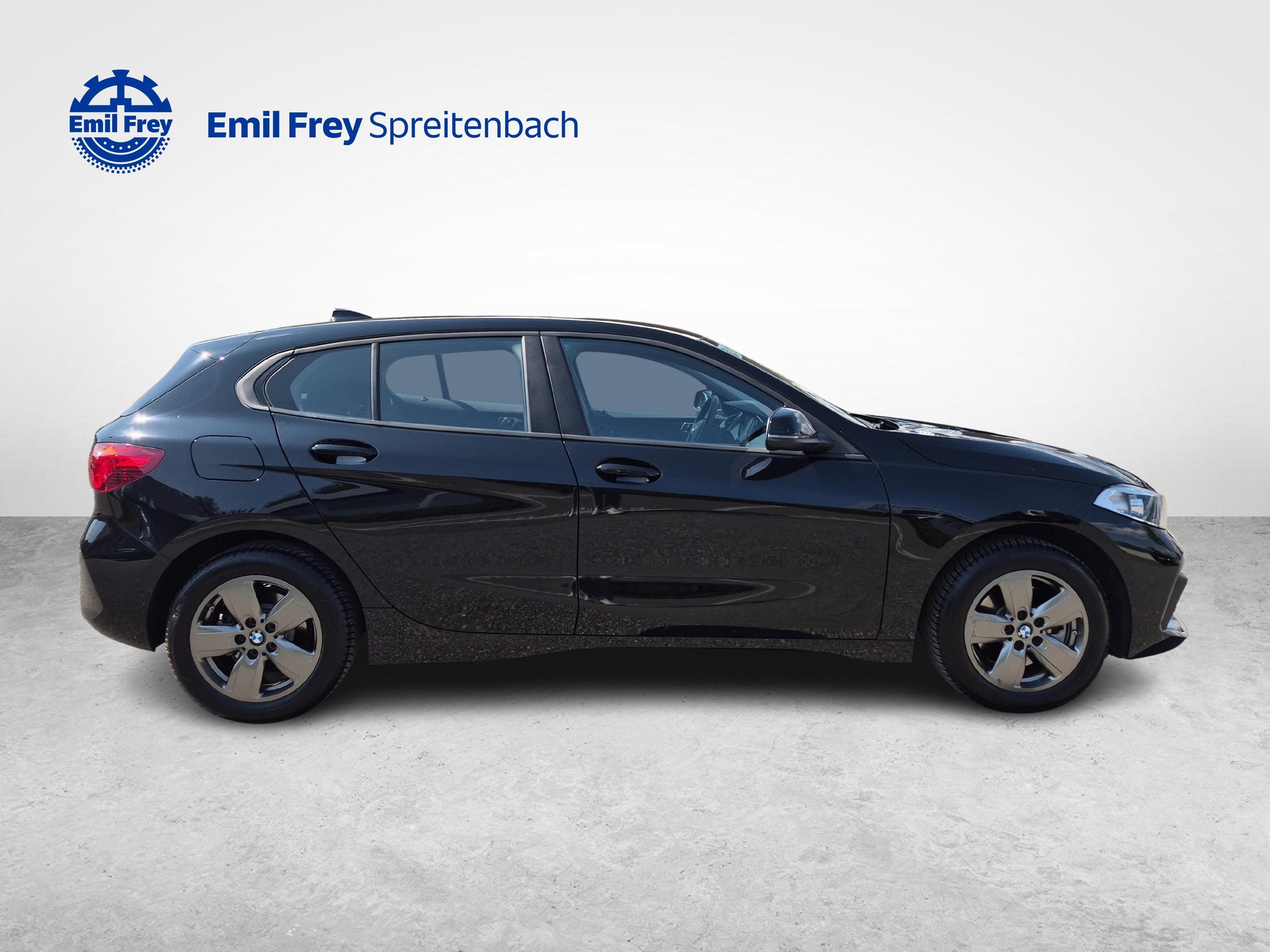 BMW 118i-image-5