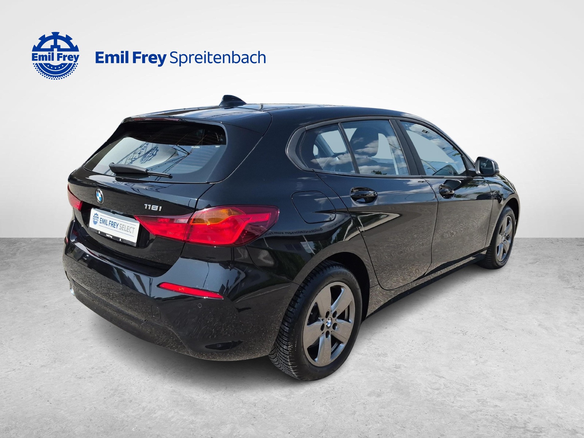 BMW 118i-image-4