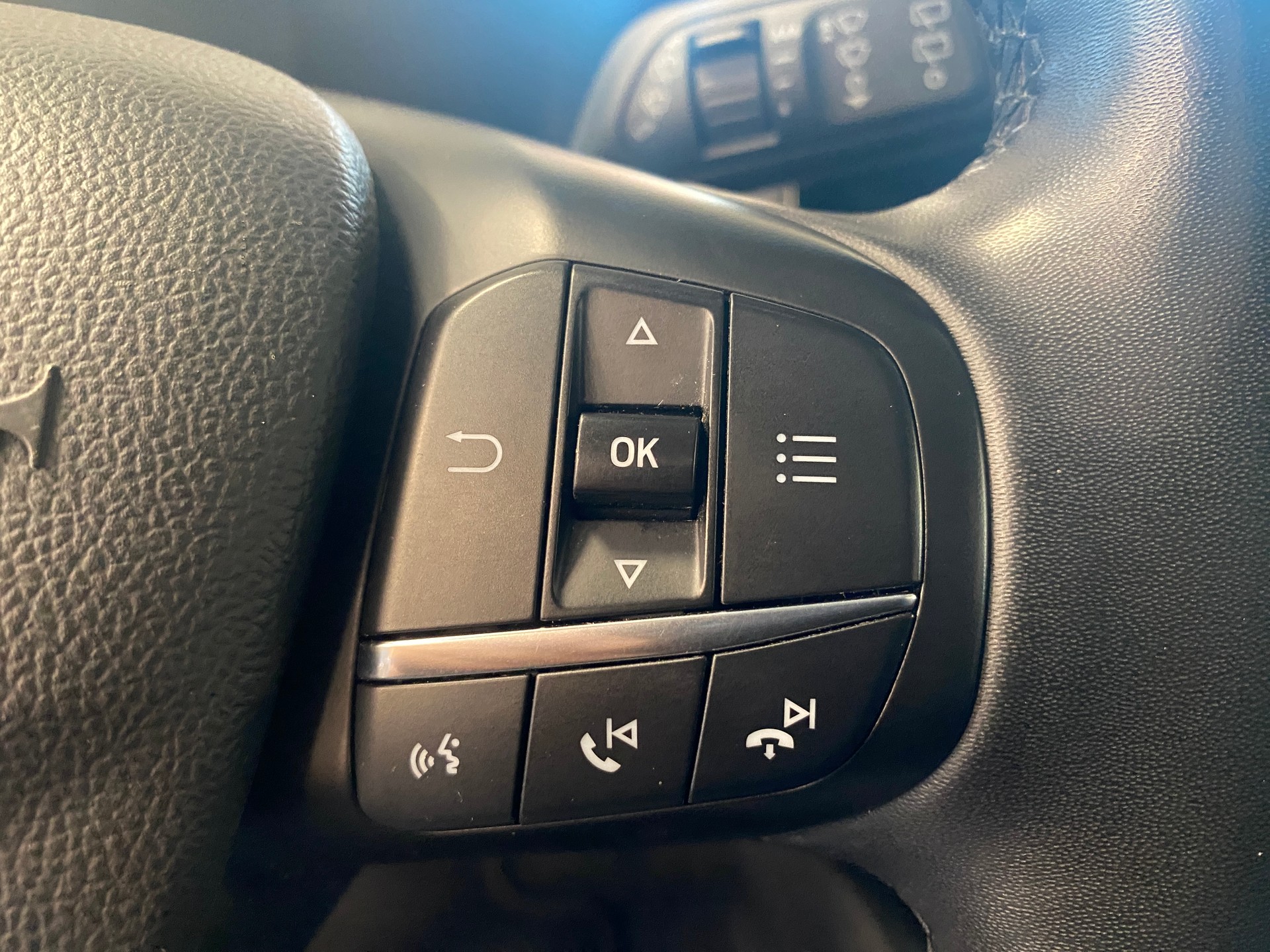 FORD Focus 1.5 TDCi Titanium Automatic-image-11
