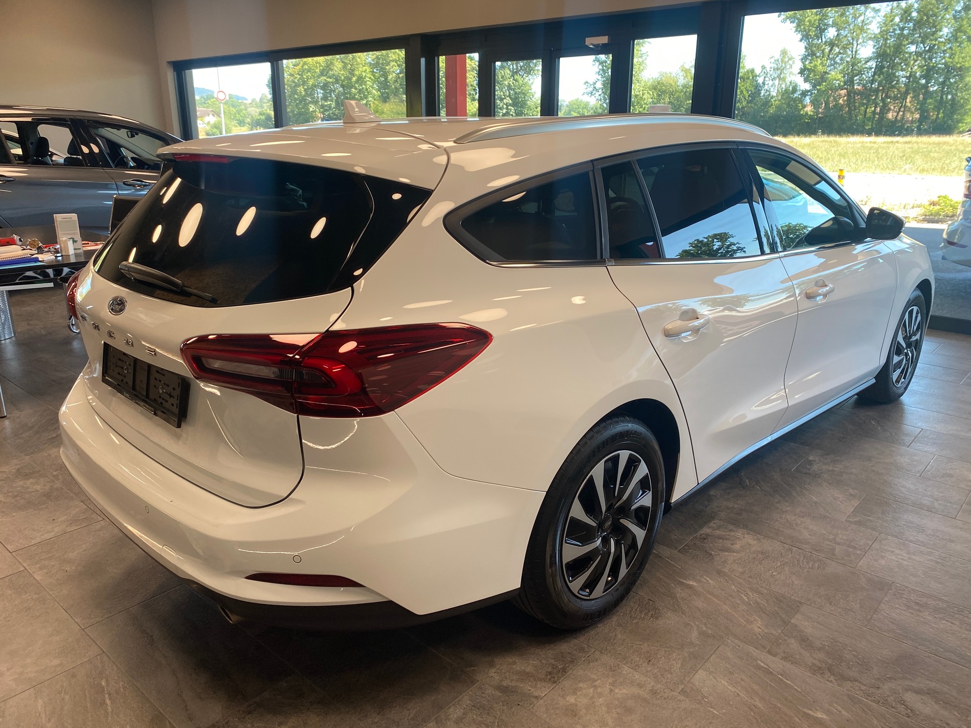 FORD Focus 1.5 TDCi Titanium Automatic-image-2