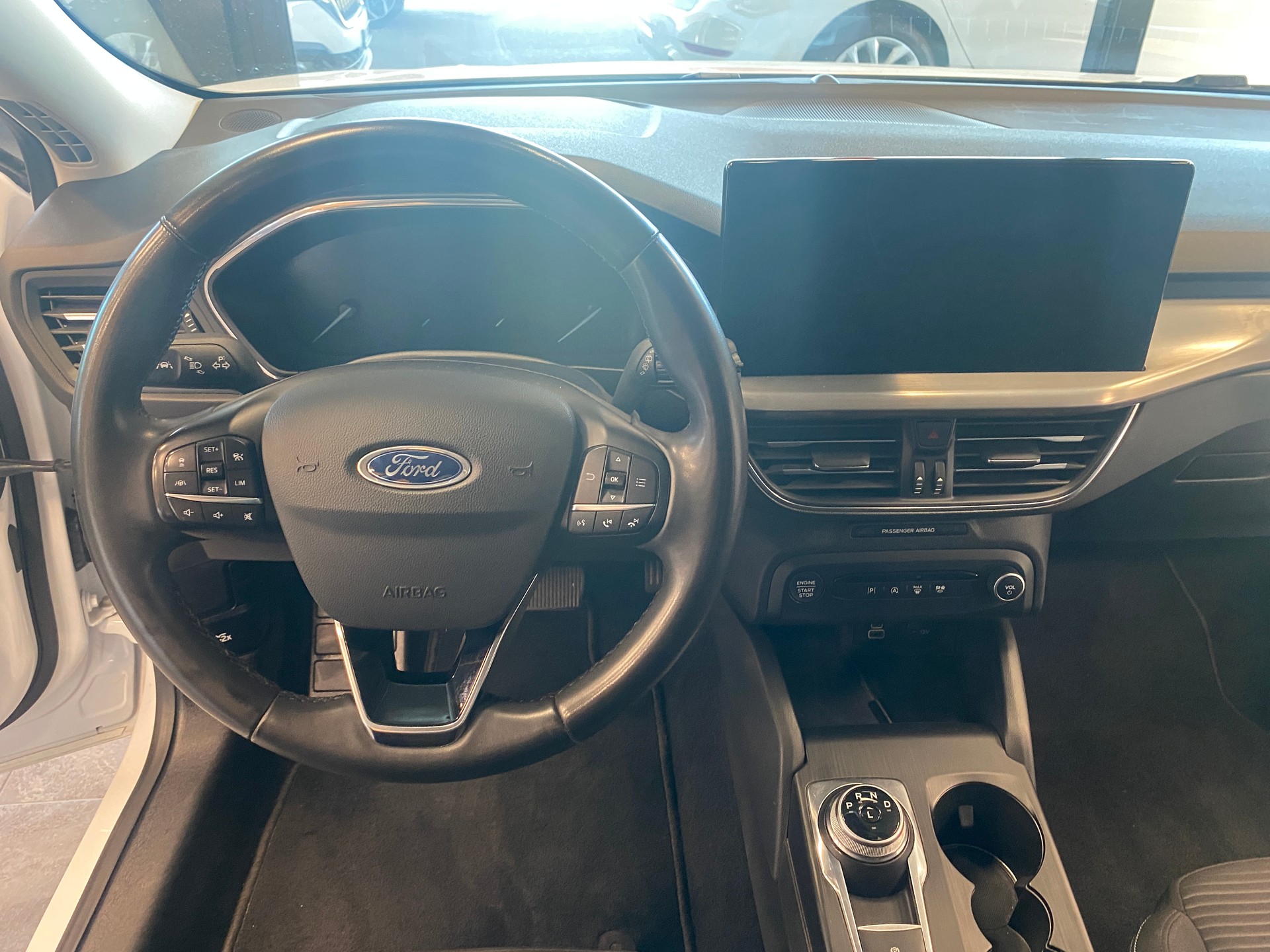 FORD Focus 1.5 TDCi Titanium Automatic-image-6
