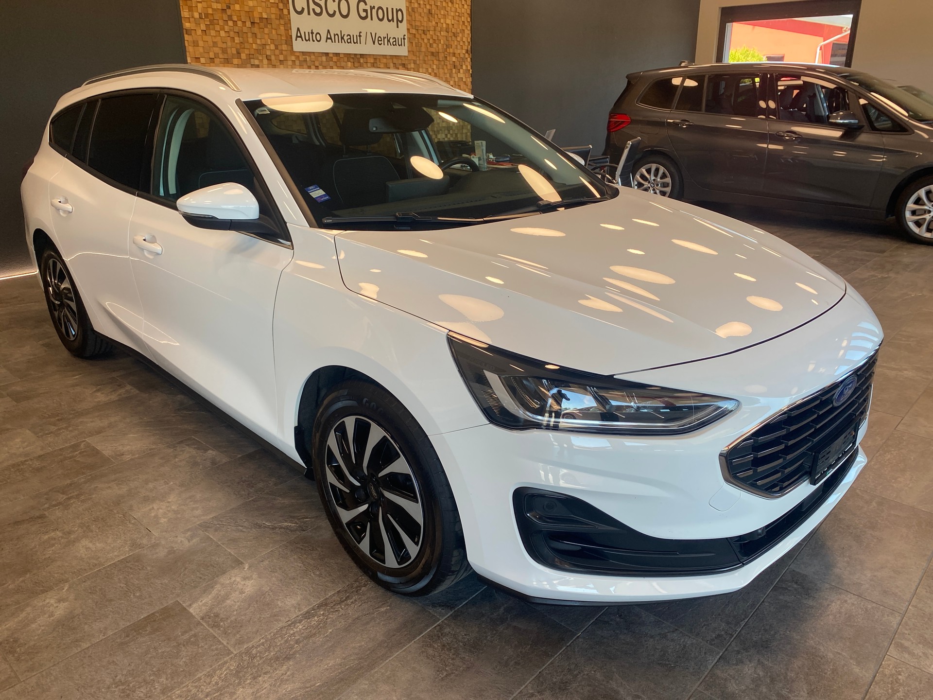 FORD Focus 1.5 TDCi Titanium Automatic-image-3