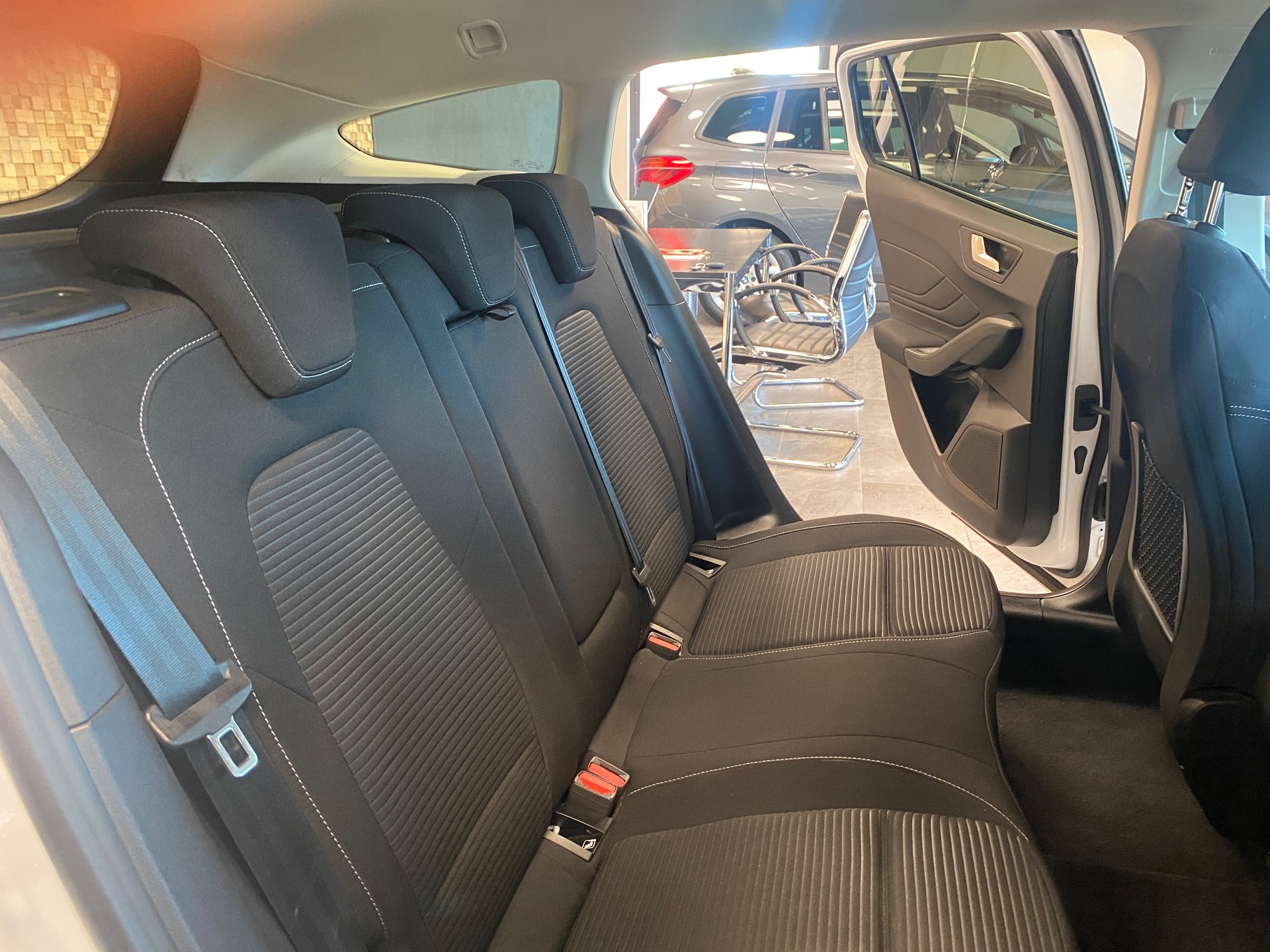 FORD Focus 1.5 TDCi Titanium Automatic-image-8