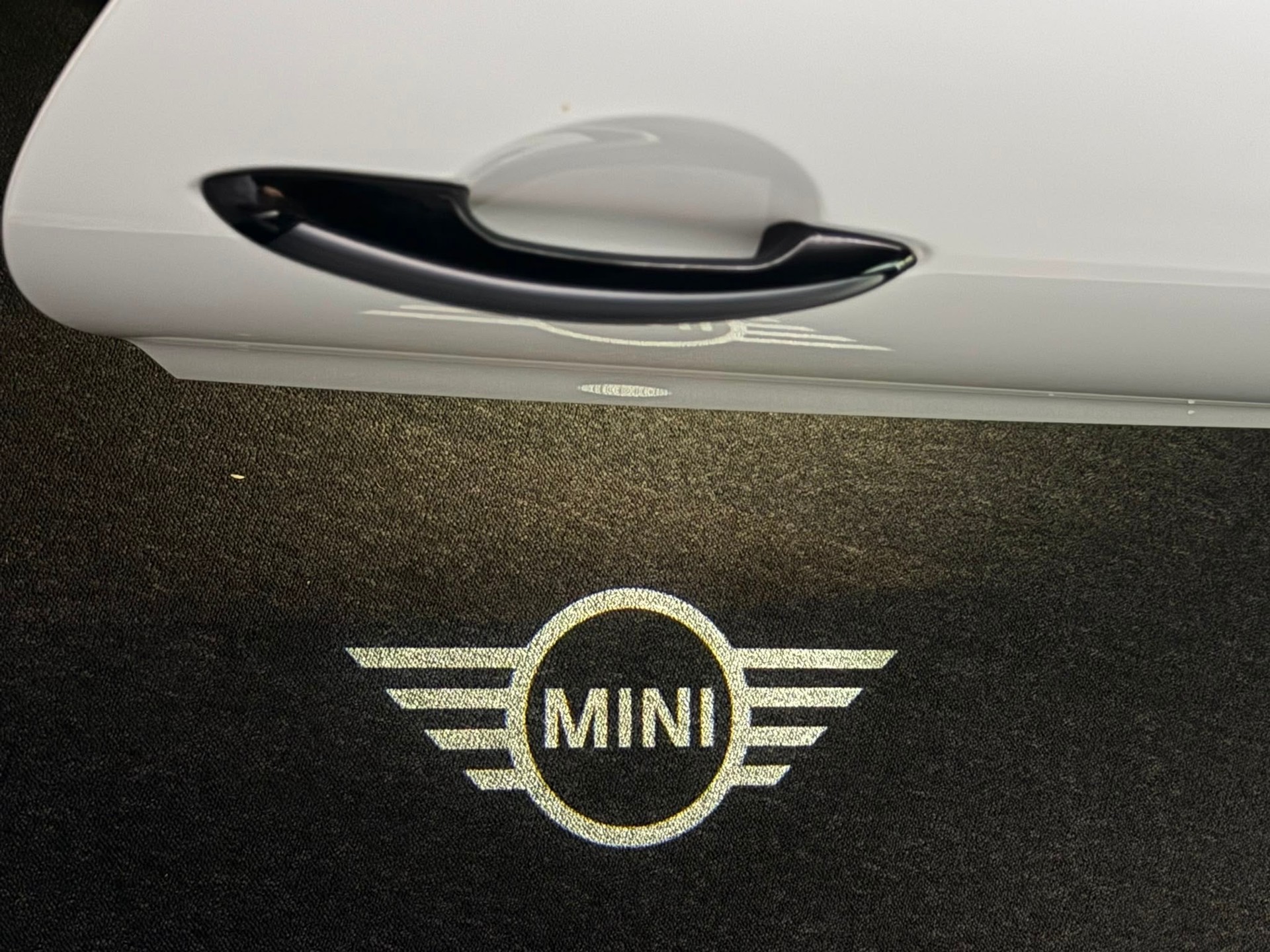 MINI Cooper S DKG JCW / CH Fahrzeug / XL Pack / Garantie Mini etc...-image-28