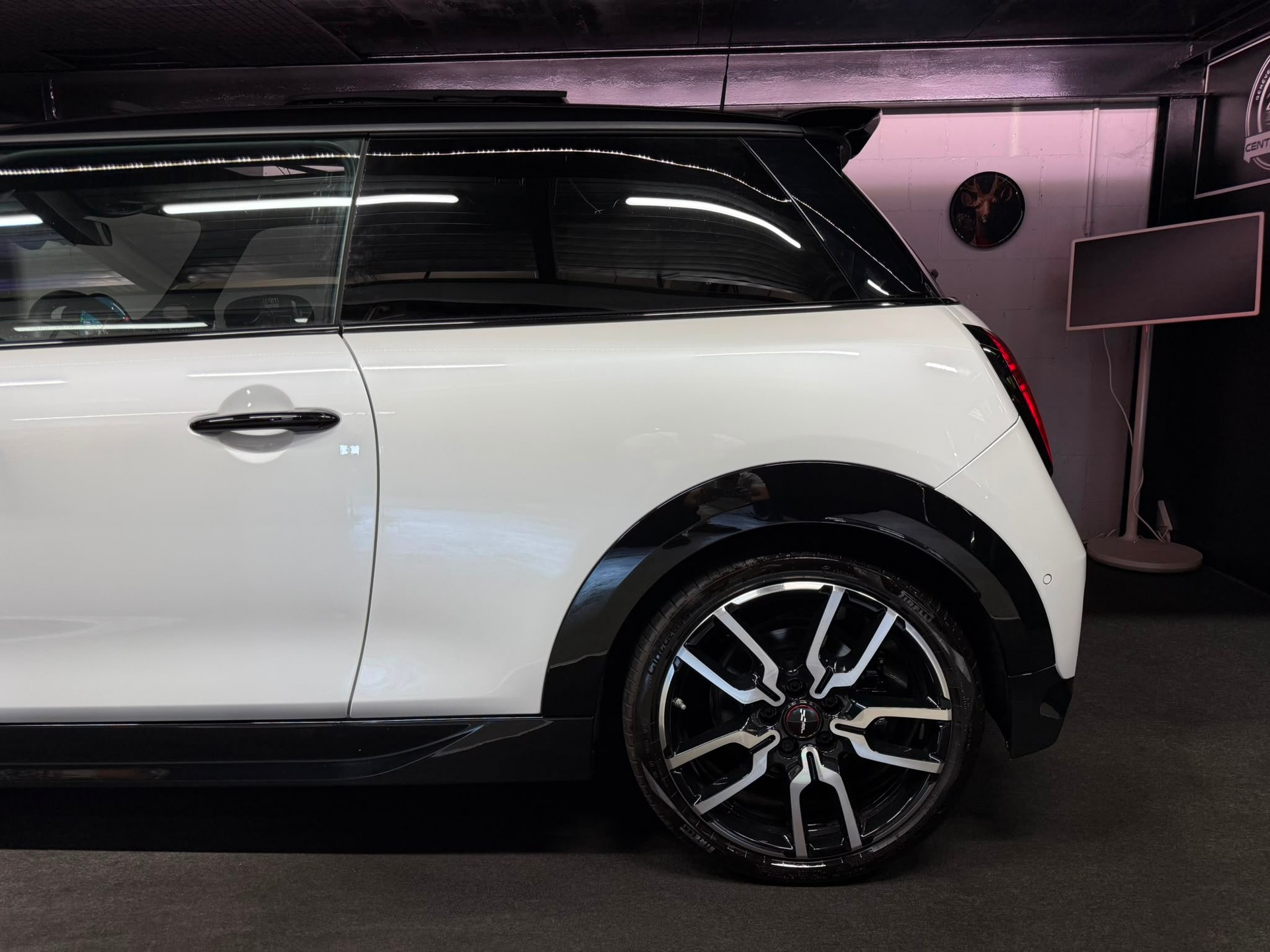 MINI Cooper S DKG JCW / CH Fahrzeug / XL Pack / Garantie Mini etc...-image-9