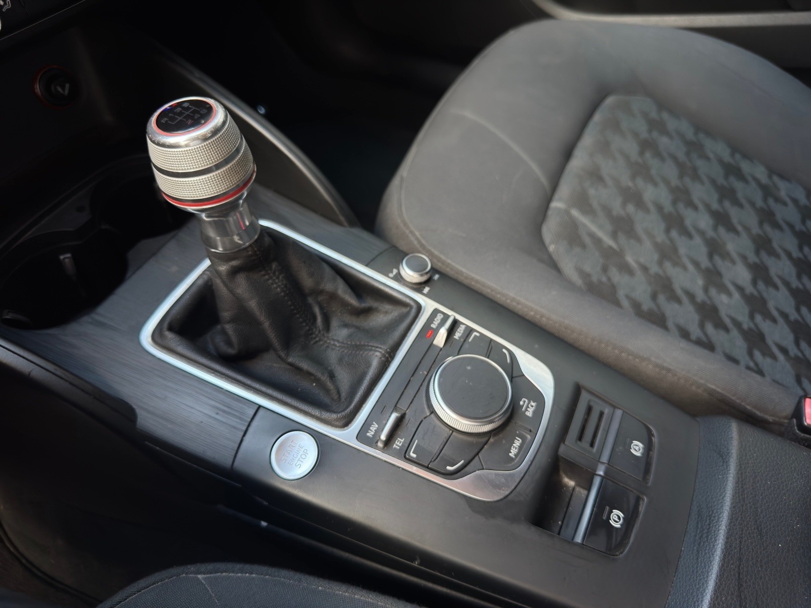 AUDI A3 Sportback 1.8 TFSI Attraction-image-15