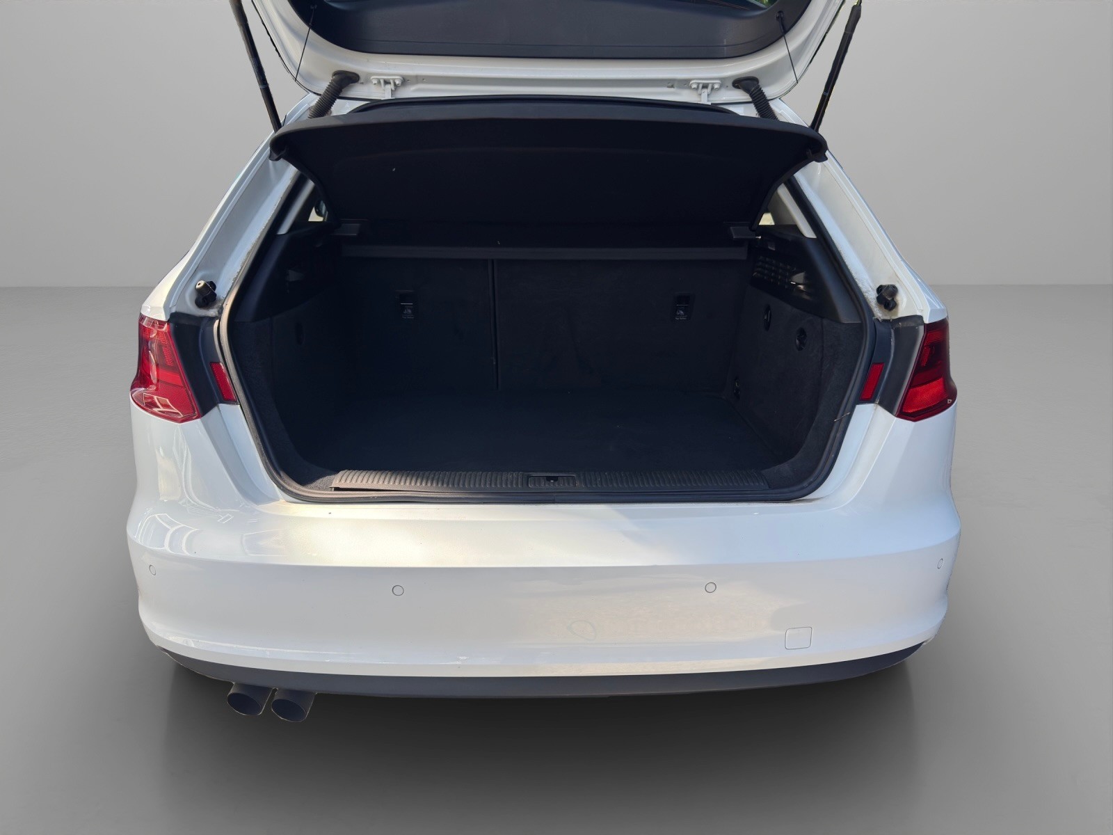AUDI A3 Sportback 1.8 TFSI Attraction-image-11