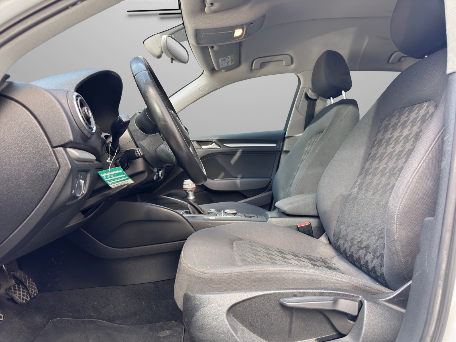 AUDI A3 Sportback 1.8 TFSI Attraction-image-7