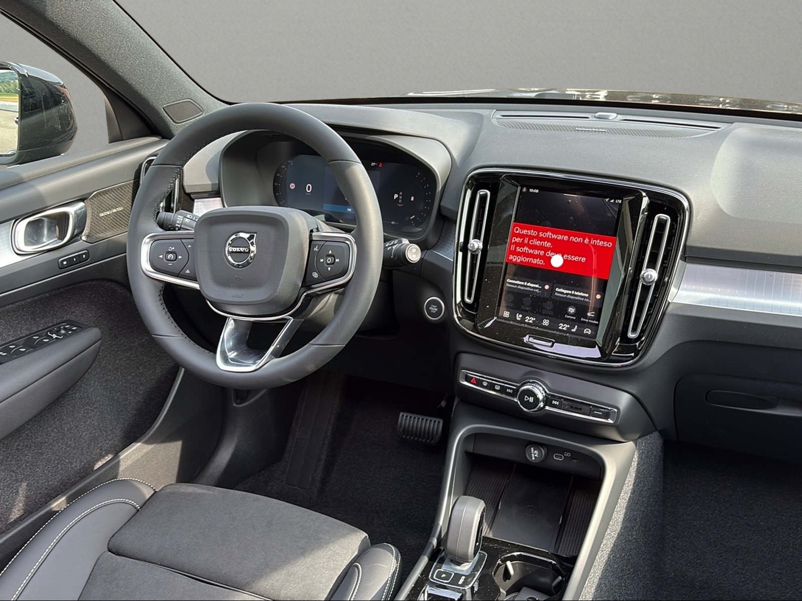 VOLVO XC40 B3 Benzin Mild Hybrid Plus Dark DCT-image-15