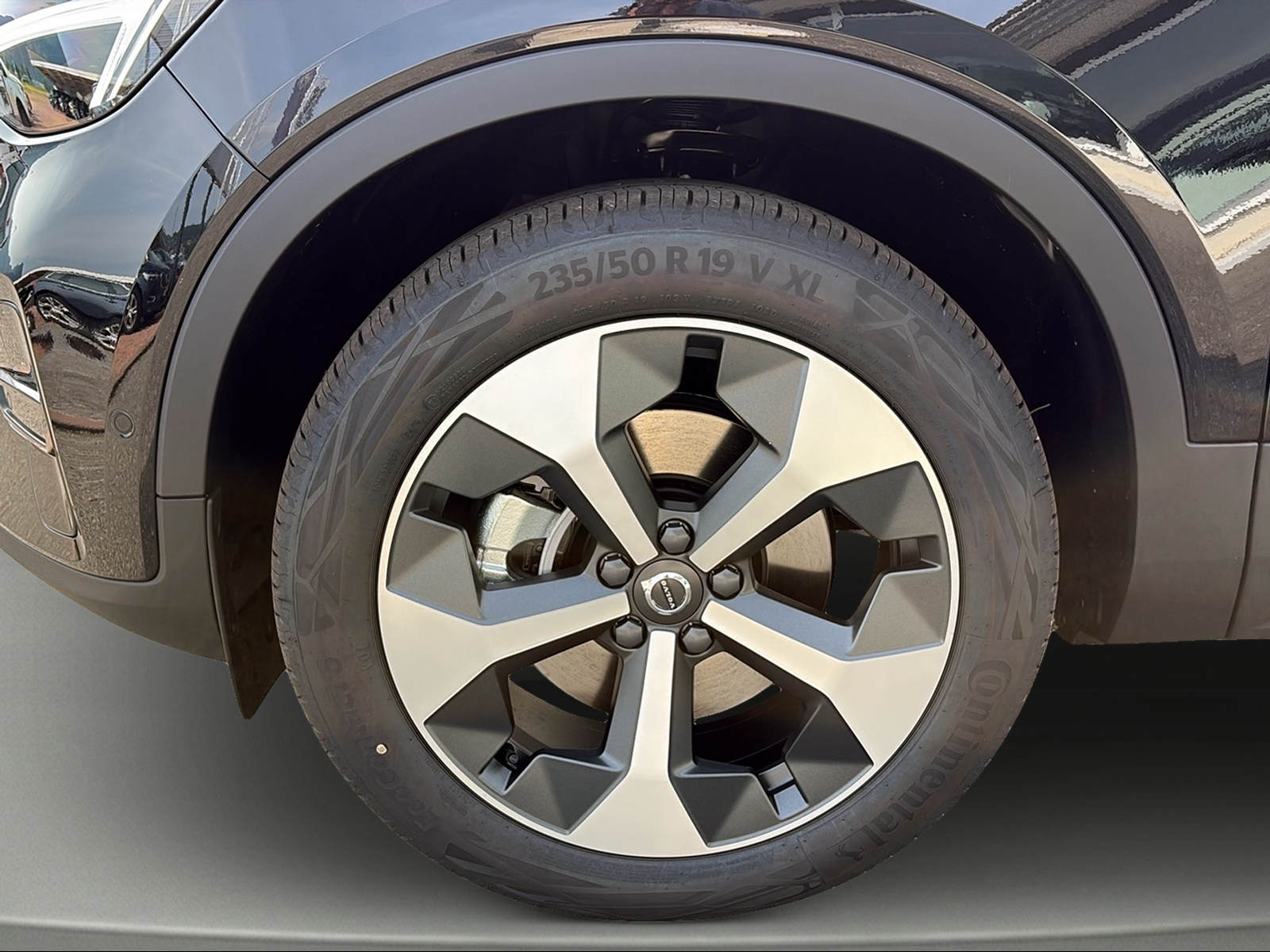VOLVO XC40 B3 Benzin Mild Hybrid Plus Dark DCT-image-2