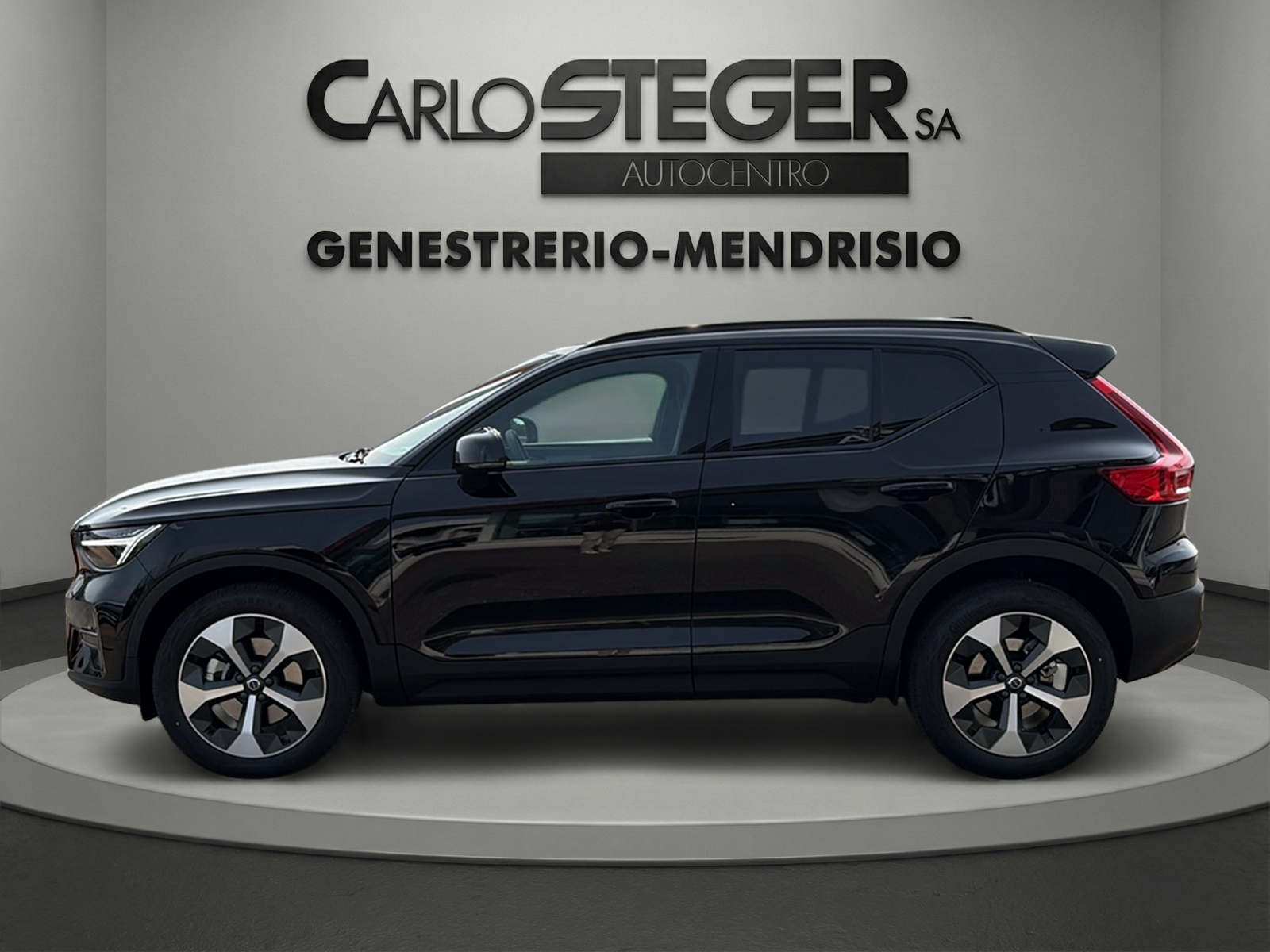 VOLVO XC40 B3 Benzin Mild Hybrid Plus Dark DCT-image-3