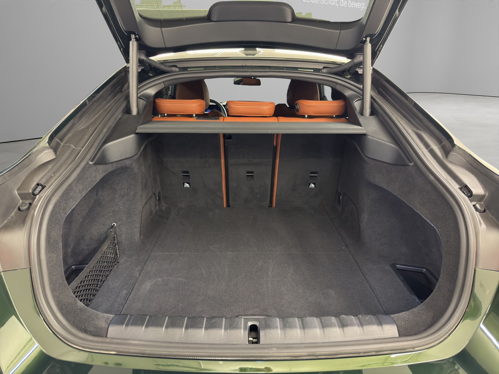 BMW i4 eDrive40-image-8
