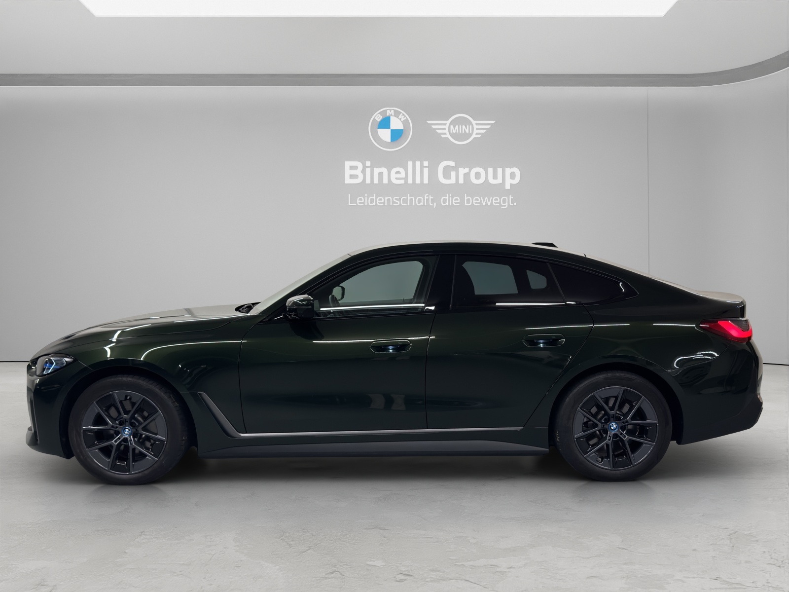 BMW i4 eDrive40-image-1