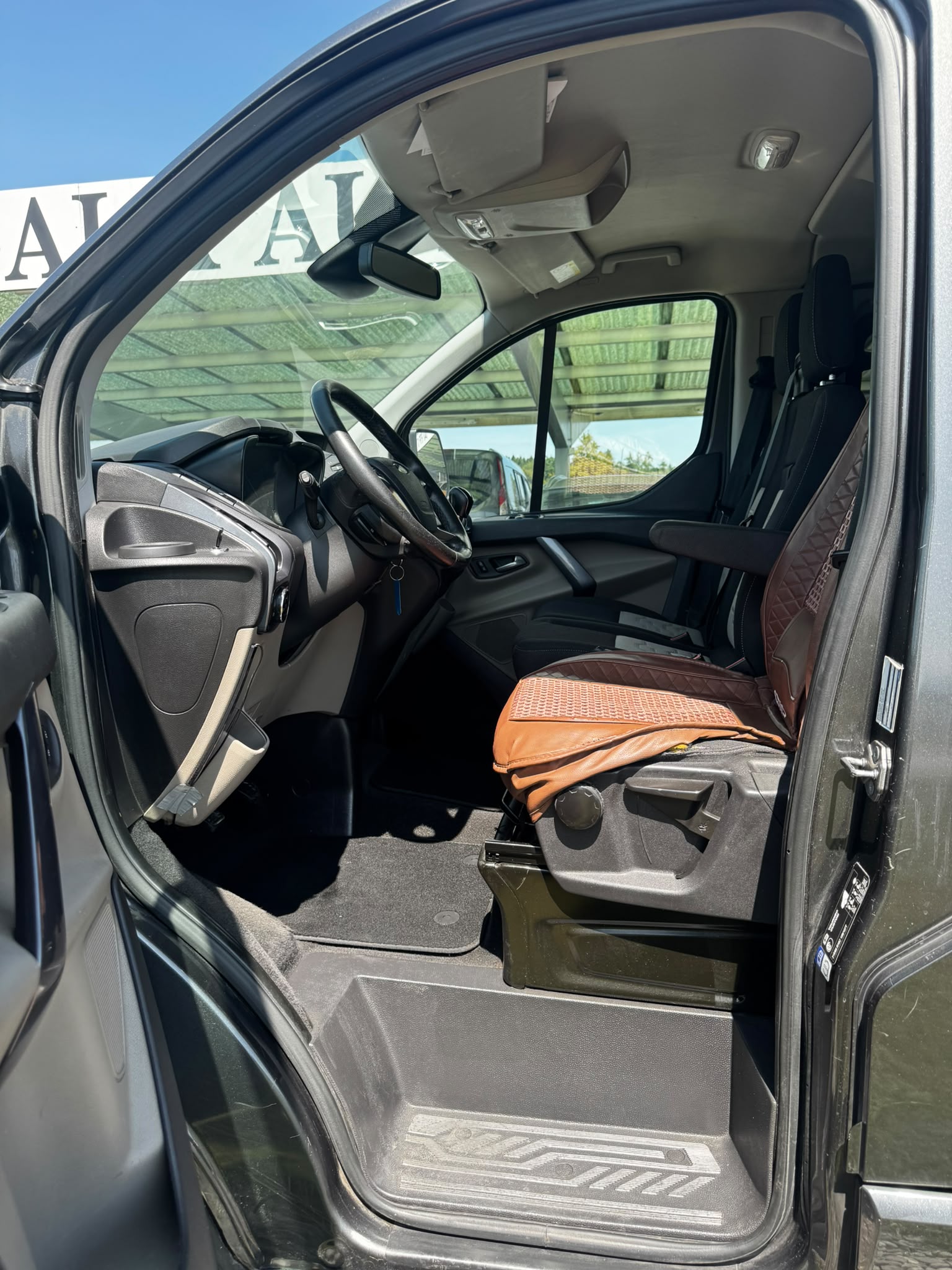 FORD Tourneo Custom 310 L1H1 Titanium-image-8