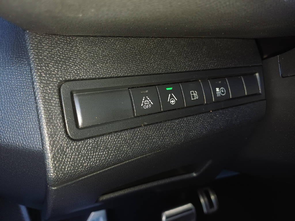 PEUGEOT 3008 1.6 Plug-in Hybrid4 GT Pack-image-14