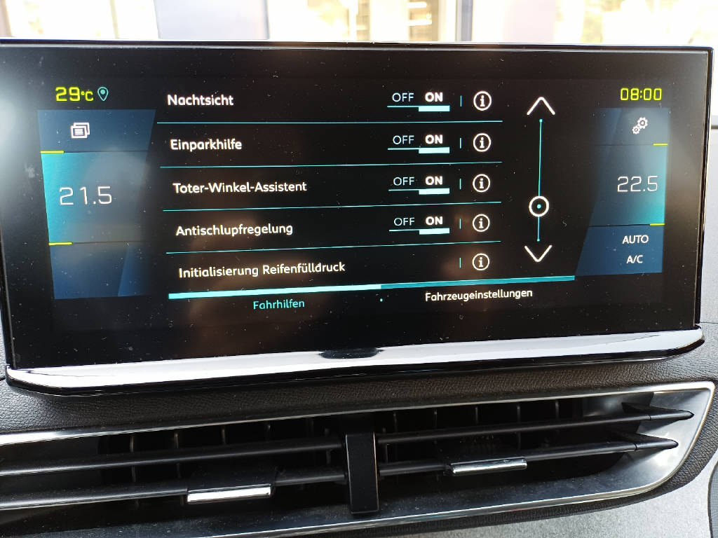 PEUGEOT 3008 1.6 Plug-in Hybrid4 GT Pack-image-12