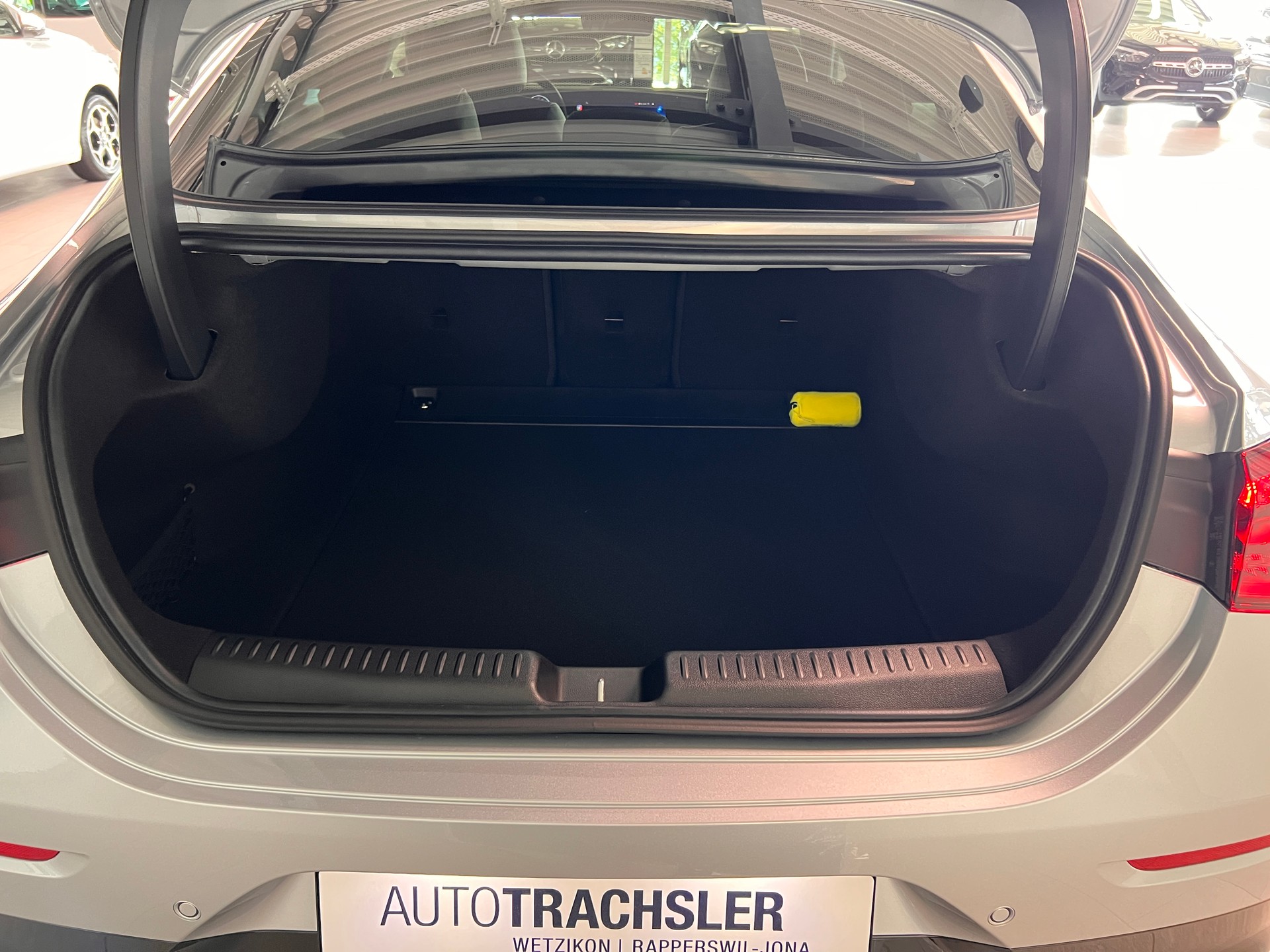 MERCEDES-BENZ CLA 350 4 Matic 85 kWh EQ-image-6