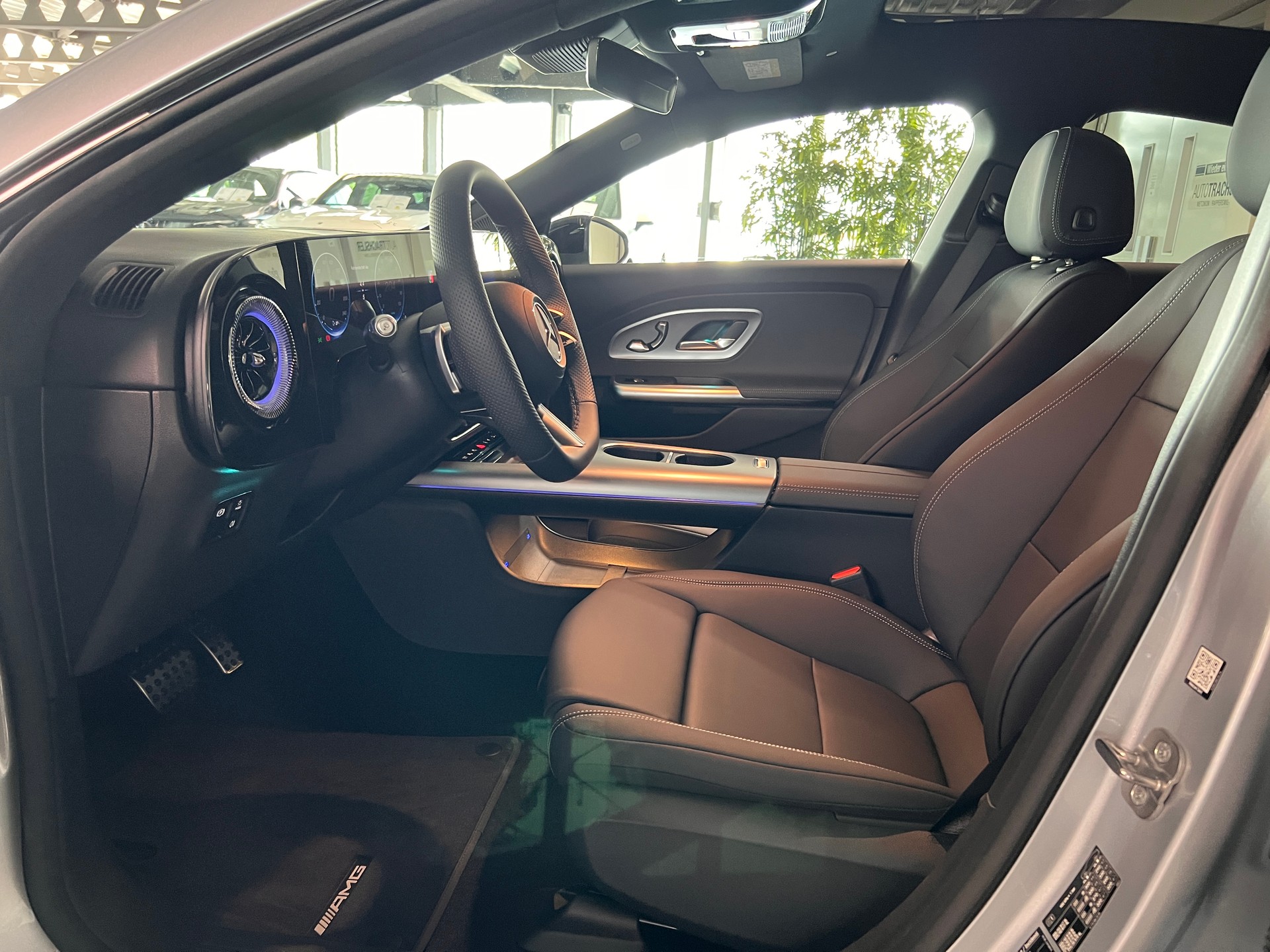 MERCEDES-BENZ CLA 350 4 Matic 85 kWh EQ-image-8